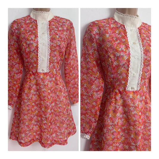 Vintage 1960s Size 8 Cute Pink Orange & Red Floral Print Long Sleeve Mini Mod Dress