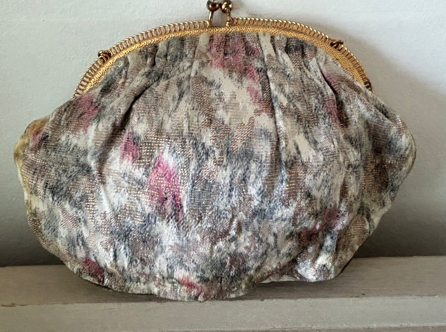 Vintage 1940s Small Cream Pink & Gold Jacquard Gold Tone Mini Purse Bag
