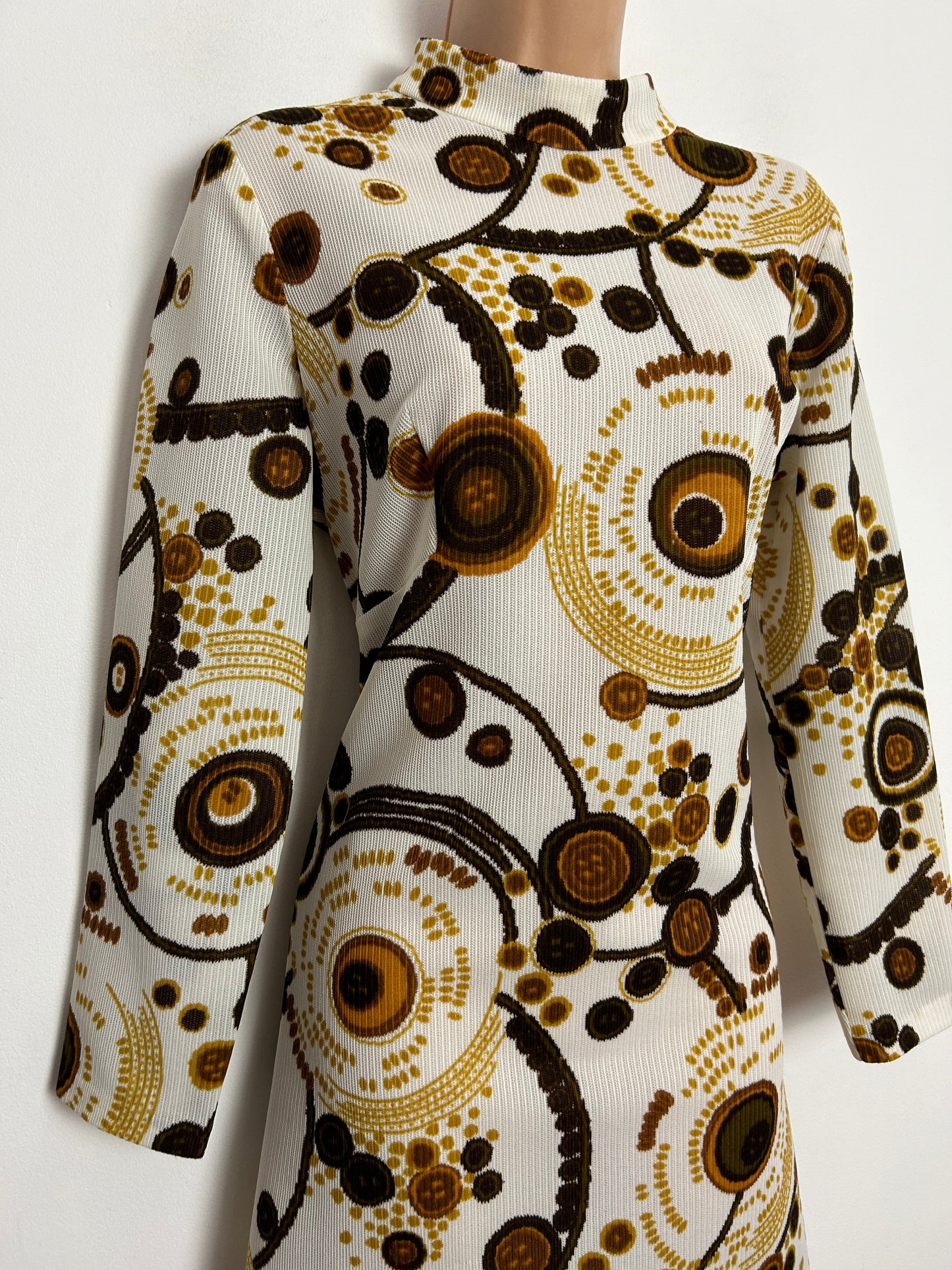 Vintage 1960s UK Size 14 White Brown & Mustard Circle Print Long Sleeve Mod Shift Dress