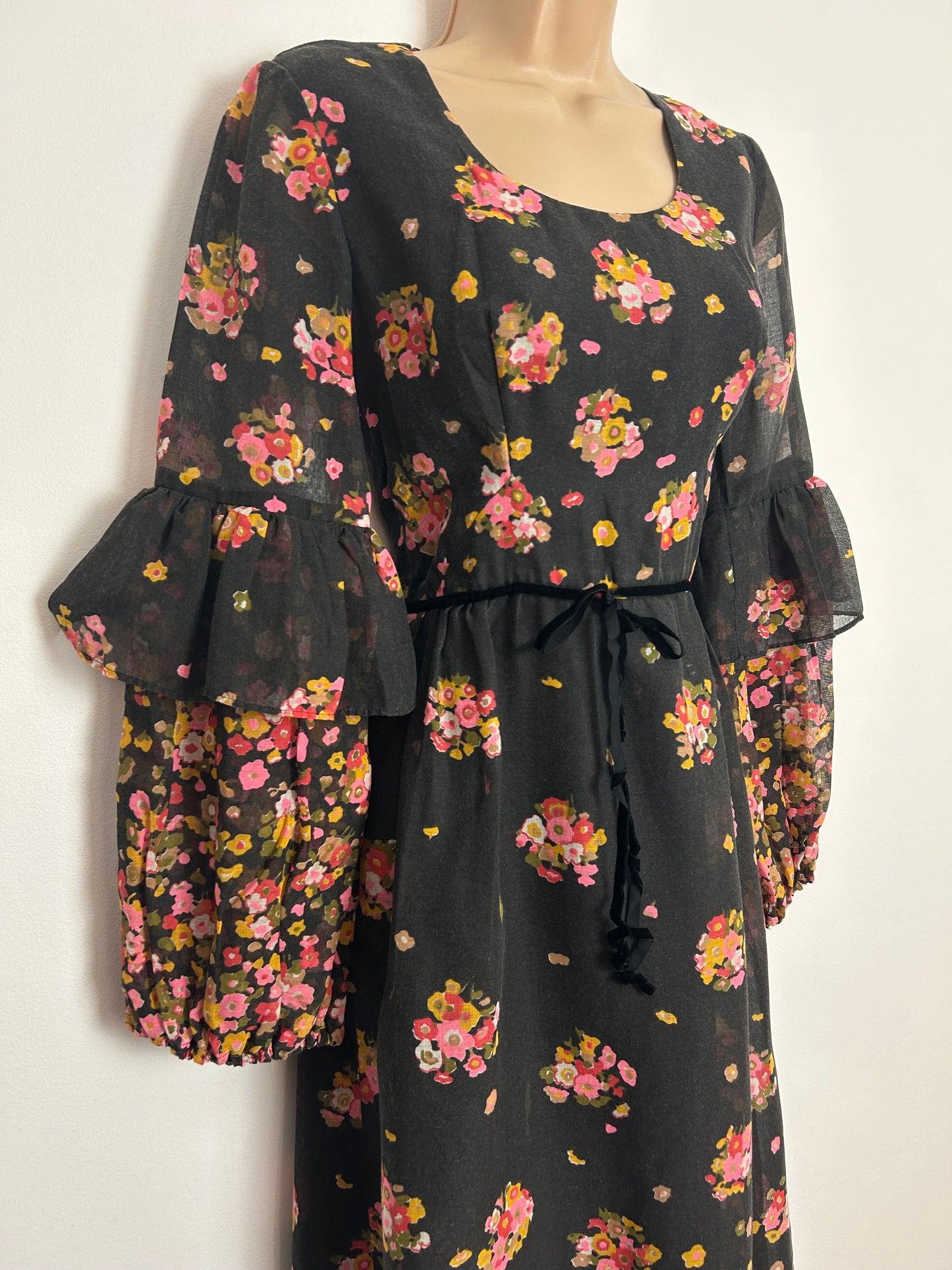Vintage 1970s KATI AT LAURA PHILLPS UK Size 6 Darkest Grey Pink & Mustard Floral Print Cotton Mix Maxi Dress