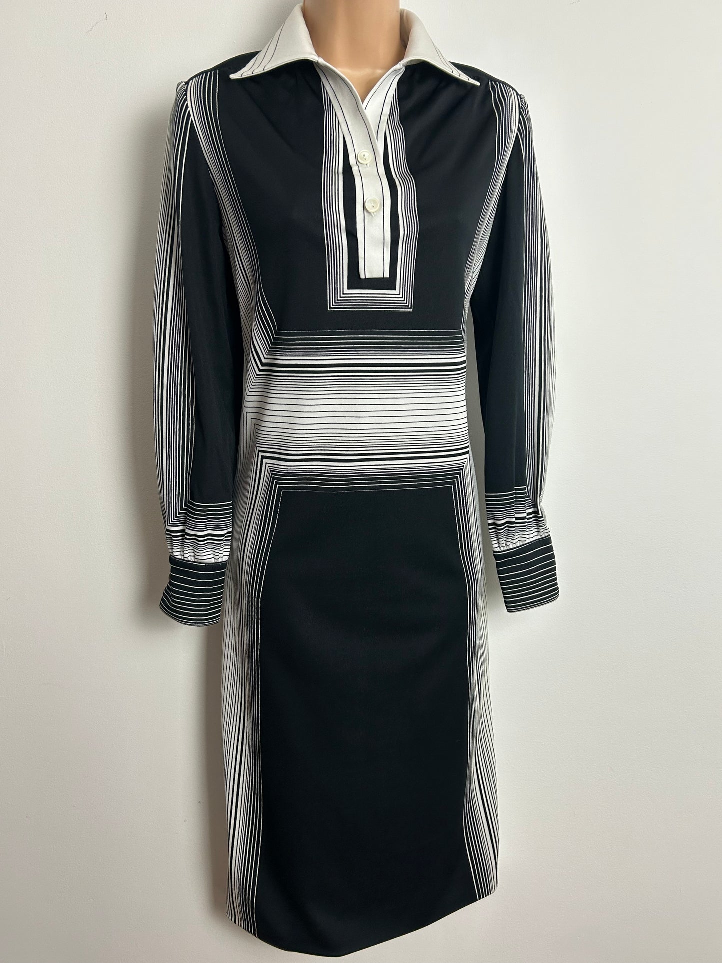 Vintage 1970s COTYM Size 8-10 Black & White Monochrome Stripe Print Long Sleeve Day Dress