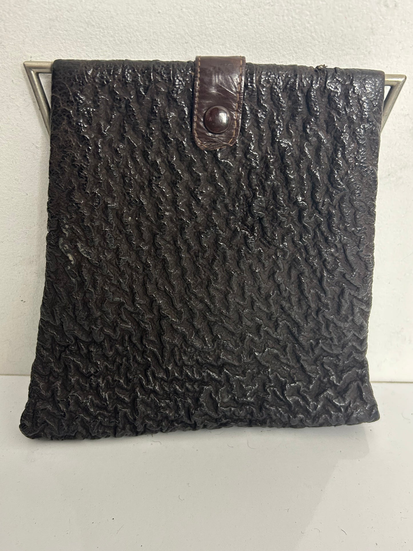 Vintage 1940s Dark Brown Textured Leather & Silver Frame Hand Strap Clutch Bag
