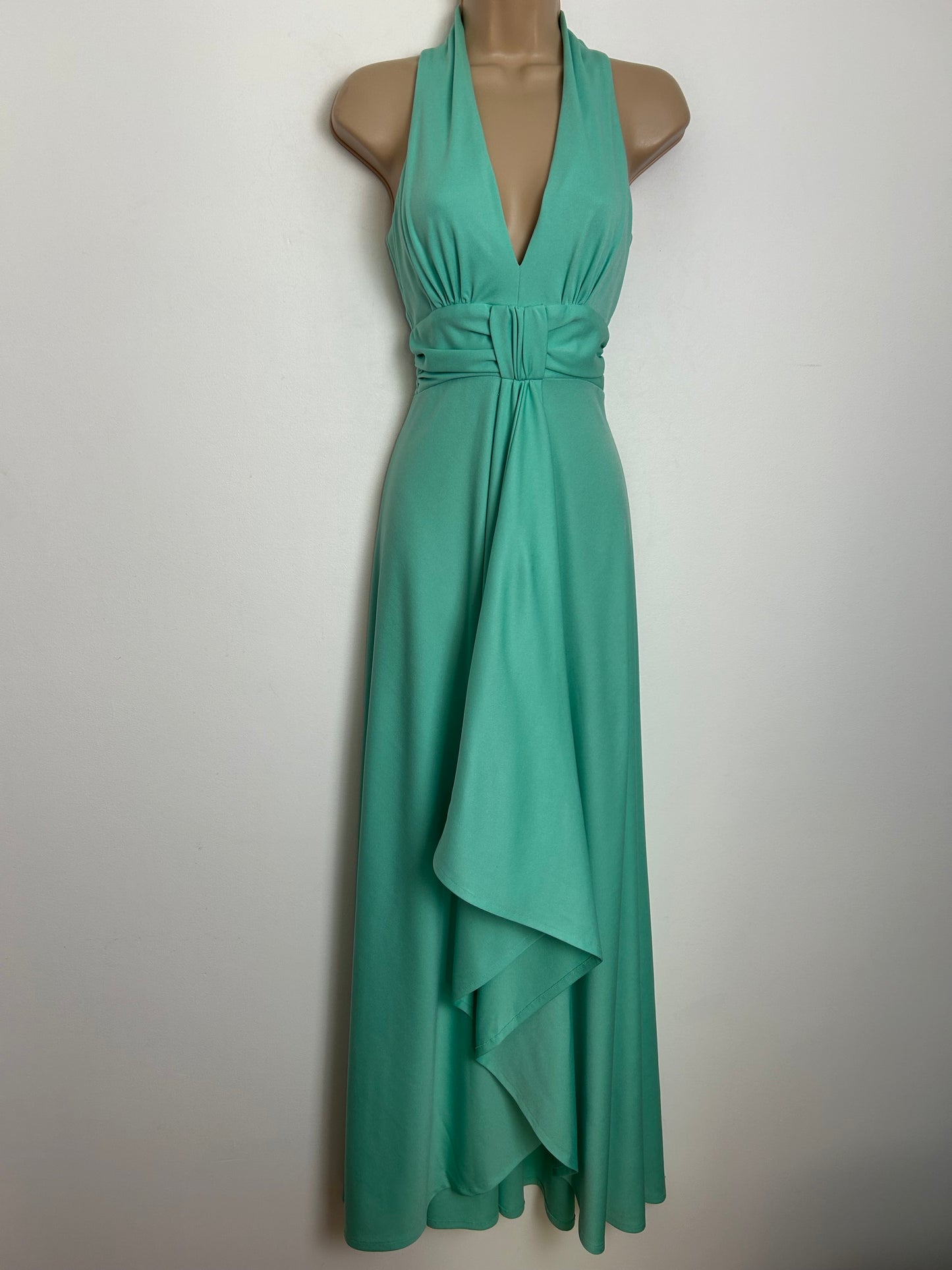 Vintage 1970s Size 6 Mint Green Sleeveless Plunge Neck Summer Occasion Maxi Dress