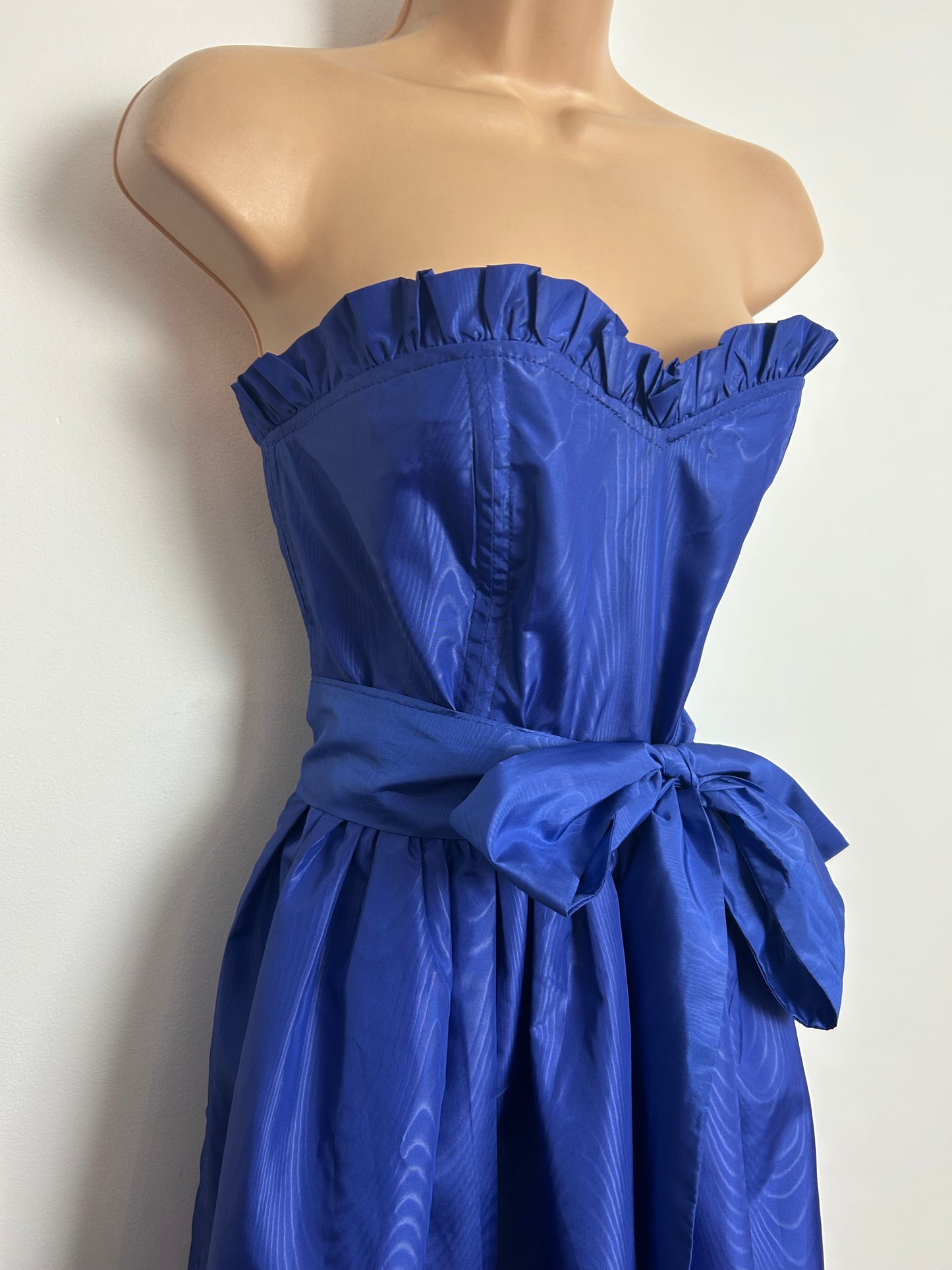 Vintage 1980s VIVIEN SMITH Size 8 Blue Watermark Satin Feel Strapless Belted Party Prom Occasion Dress