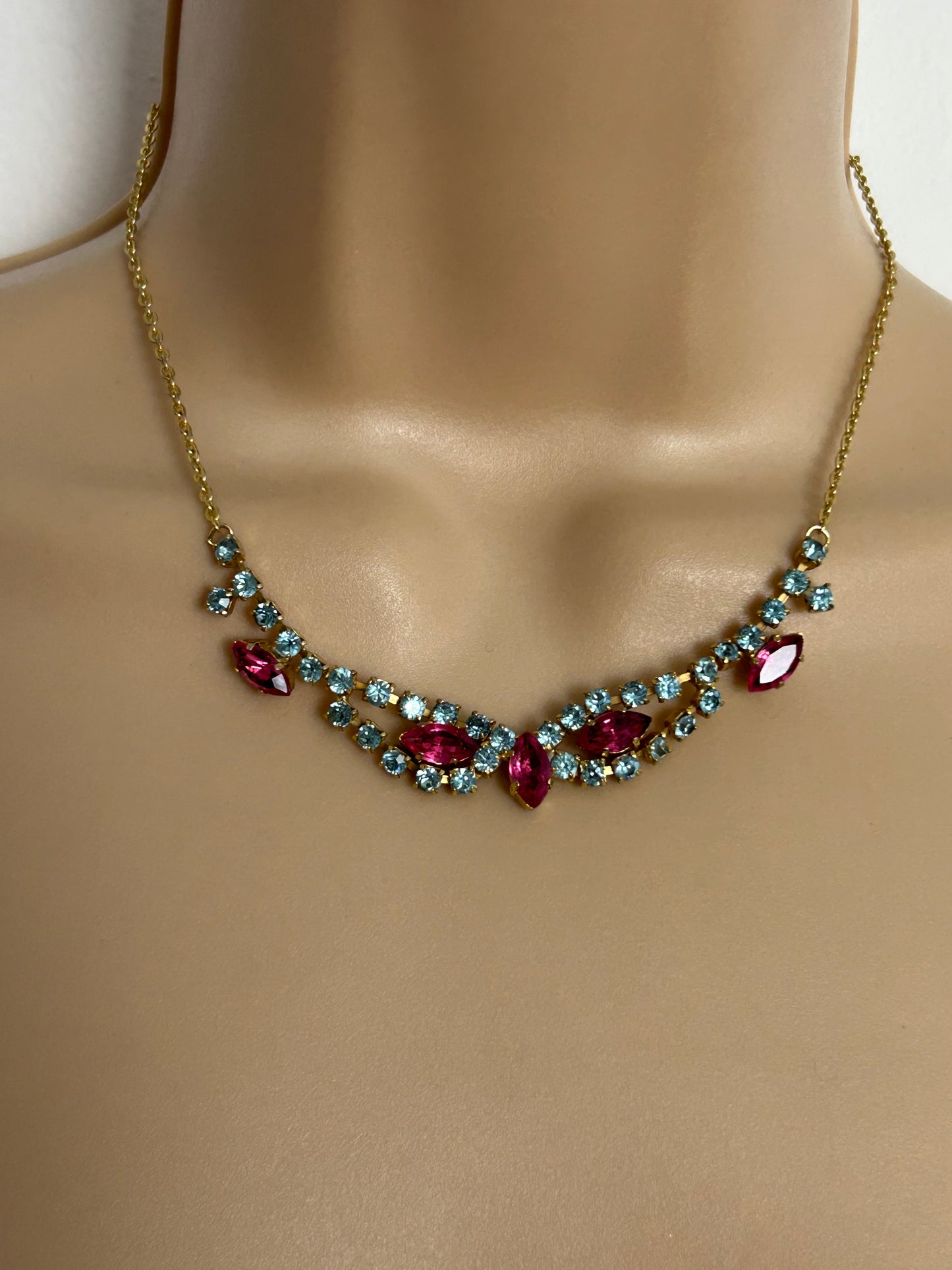 Vintage 1960s Beautiful Gold Tone Blue Diamante & Pink Glass Stone Set Necklace