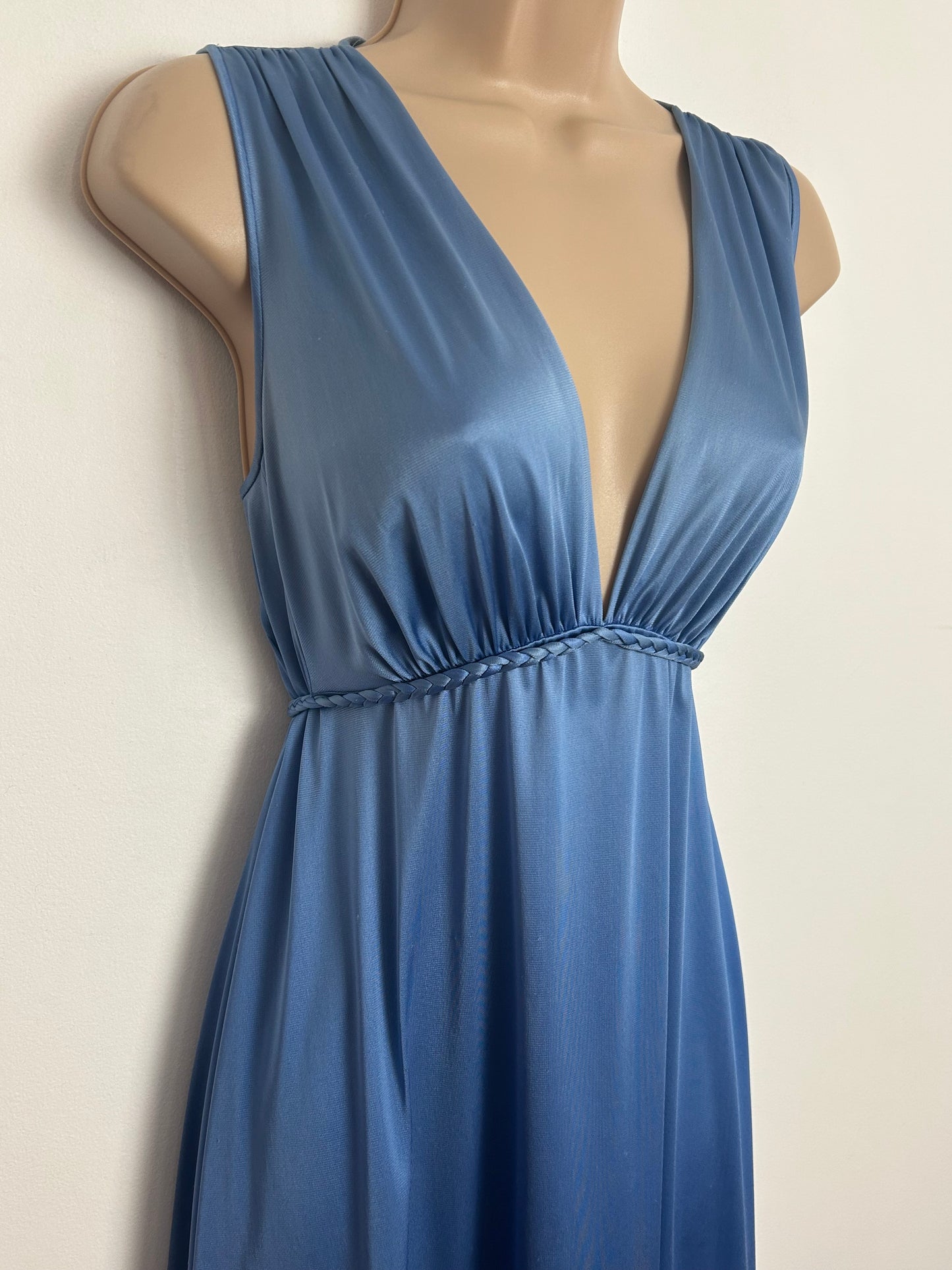 Vintage 1970s Size 8 Dusky Blue Nylon Plait Tie Back Full Length Negligee Nightdress