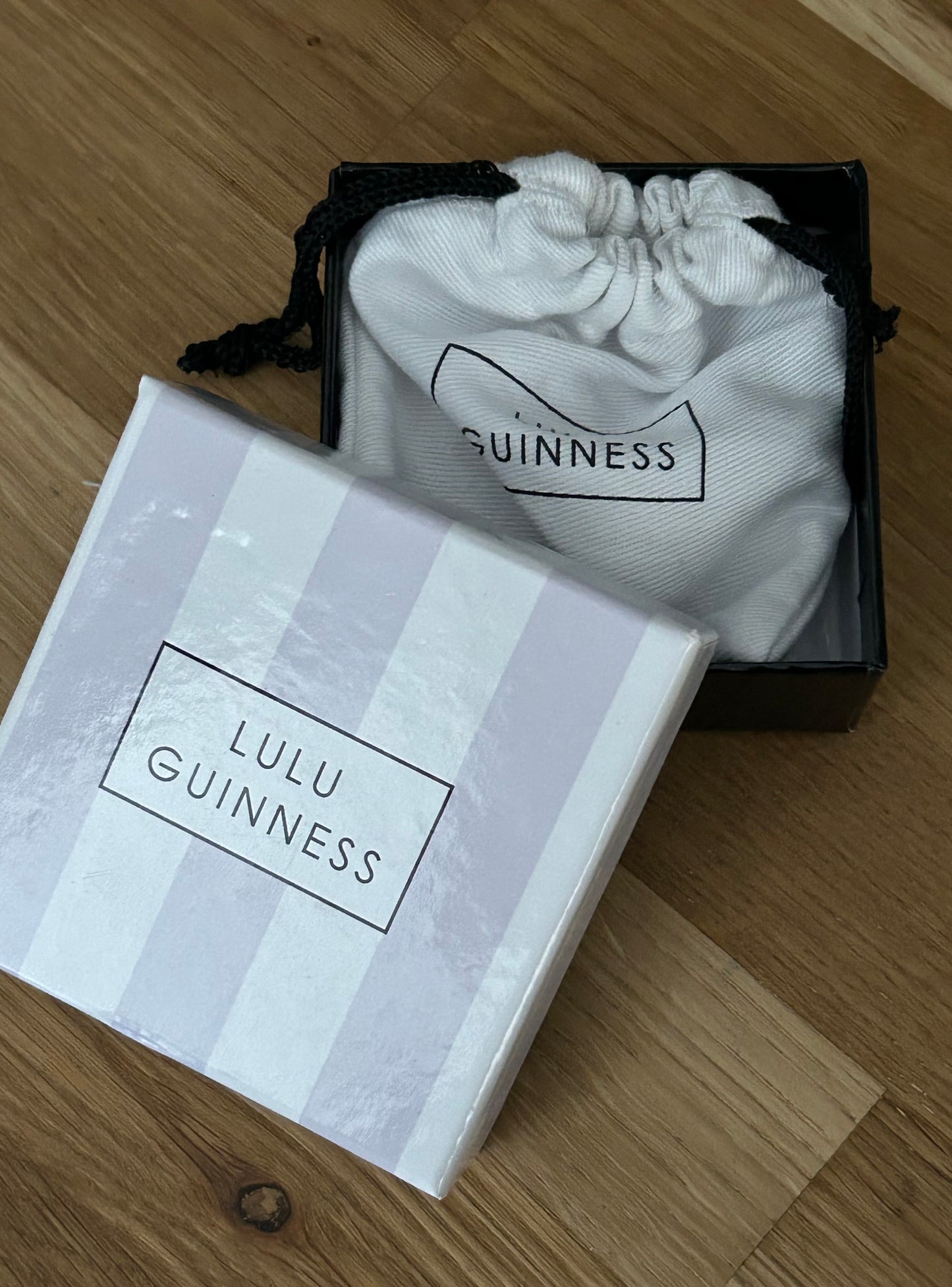 Brand New In Box LULU GUINNESS White Bronze Enamel Bow Necklace