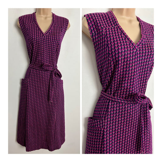 Vintage 1970s UK Size 14 Black & Dark Pink Abstract Print Sleeveless Belted Pocket Detail Poly Jersey Mod Dress