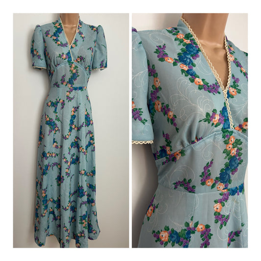 Vintage 1970s Size 10-12 Pretty Blue Floral Print Lace Trim Boho Maxi Dress
