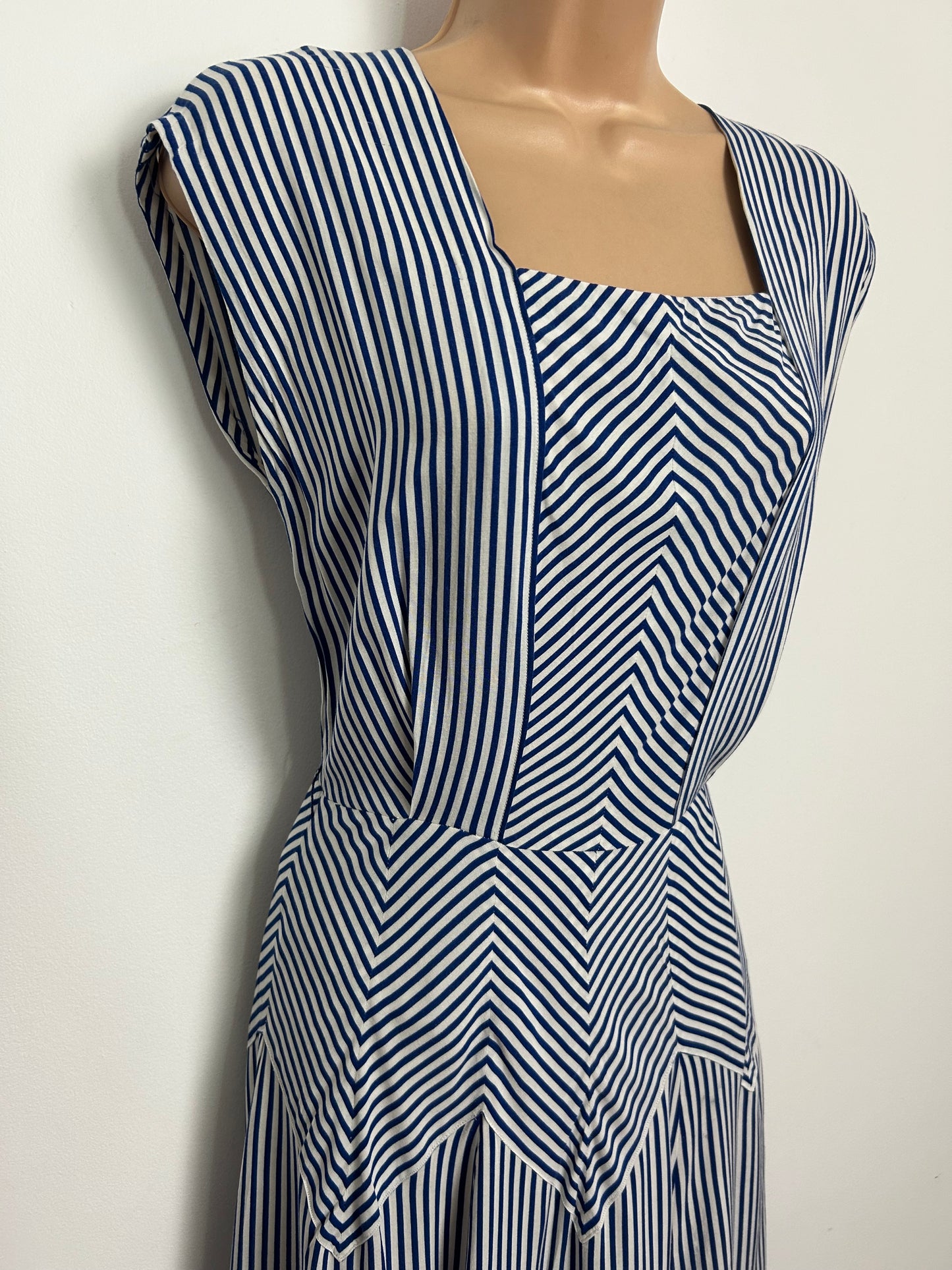 Vintage Late 1950s Size 8 Blue & White Stripe Print Sleeveless Day Dress