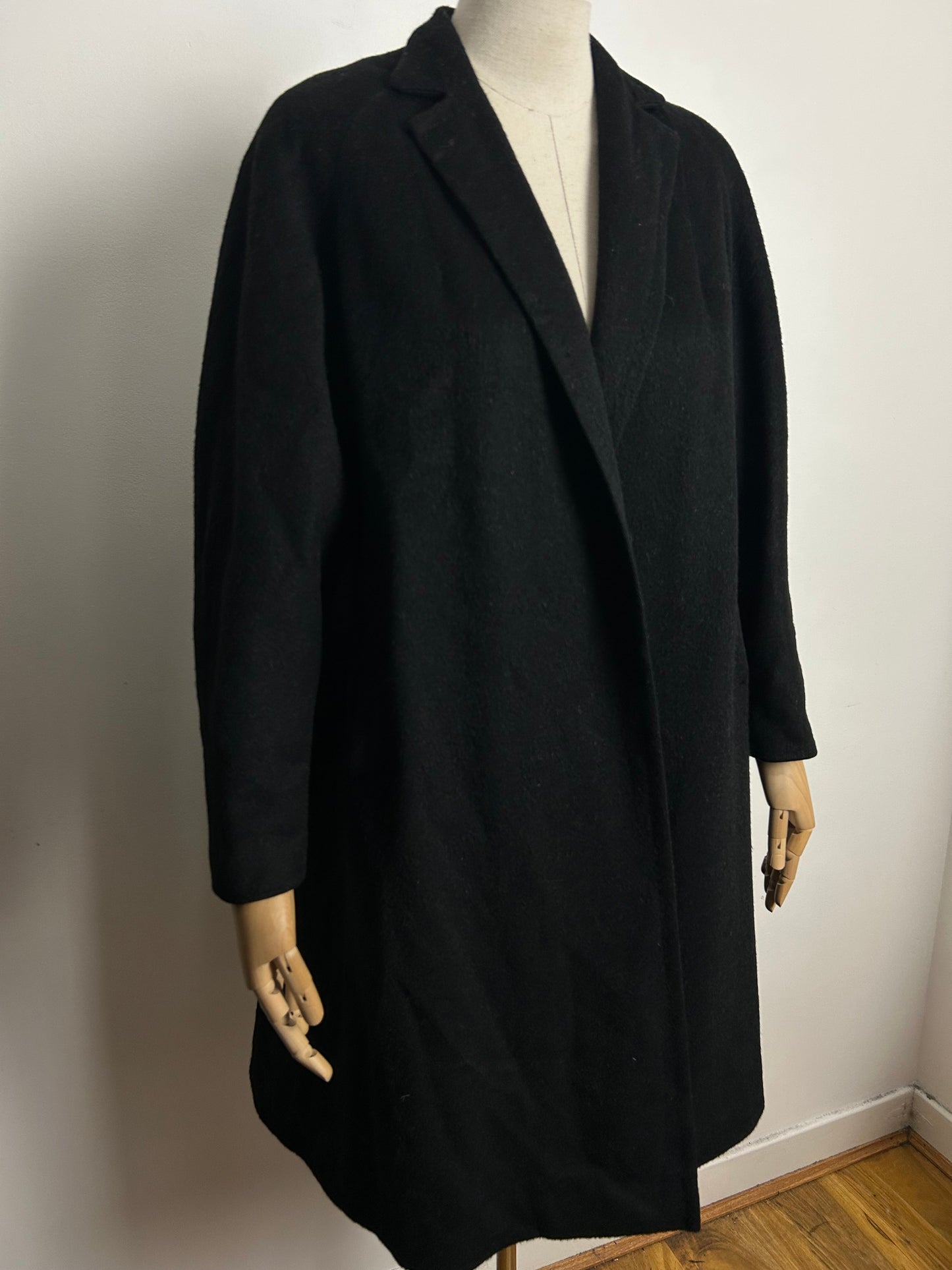 Vintage 1960s MARSHALL FIELD & COMPANY Up To Size 14 Black Wool Open Fronted Coat