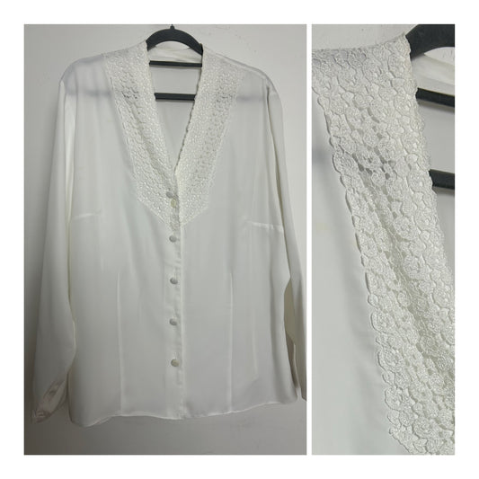 Vintage 1980s Size 16 Pretty White Lace Trim Long Sleeve Blouse