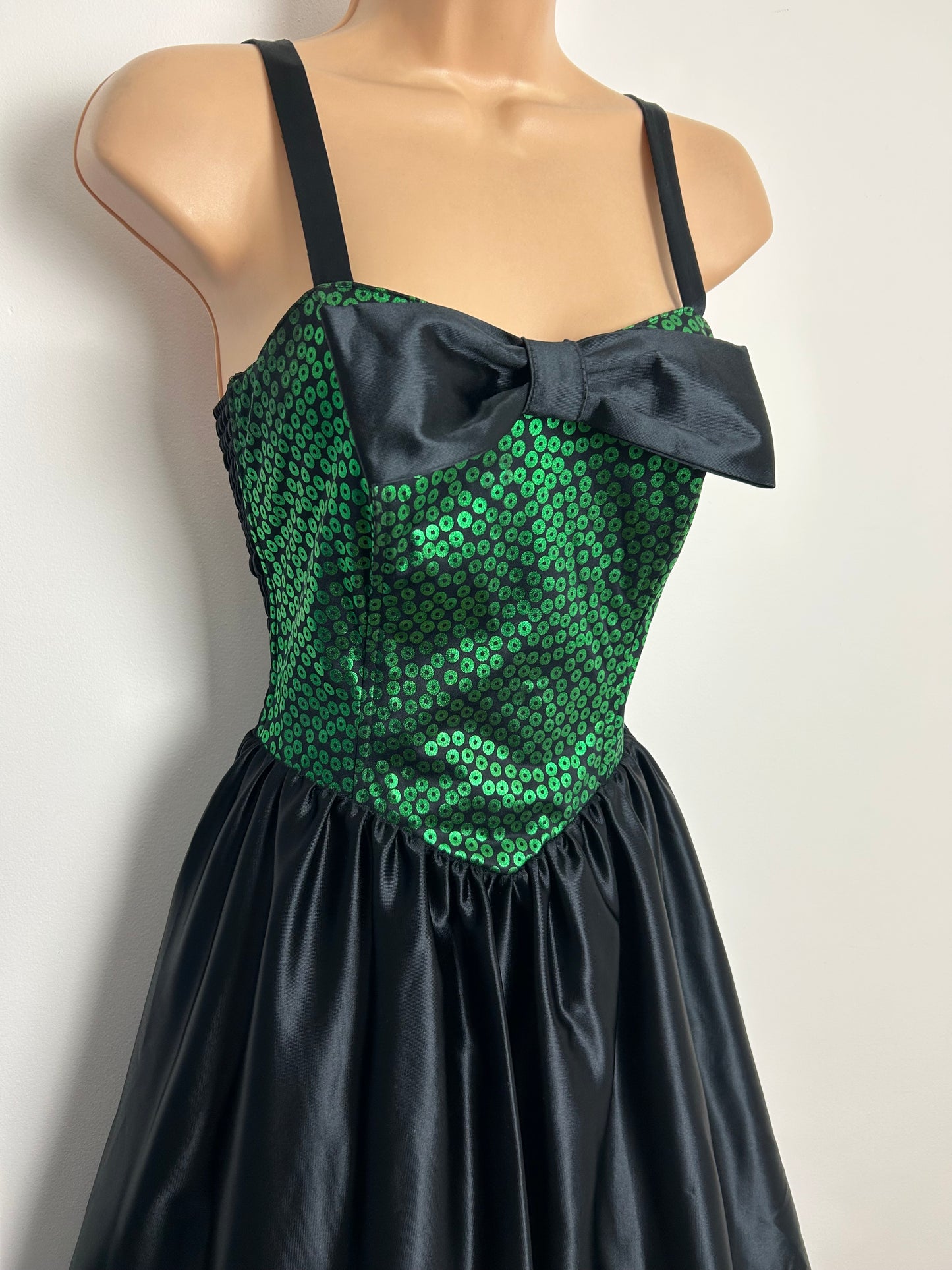 Vintage 1980s Size 8 Black & Green Disc Print Bow Detail Party Prom Dress