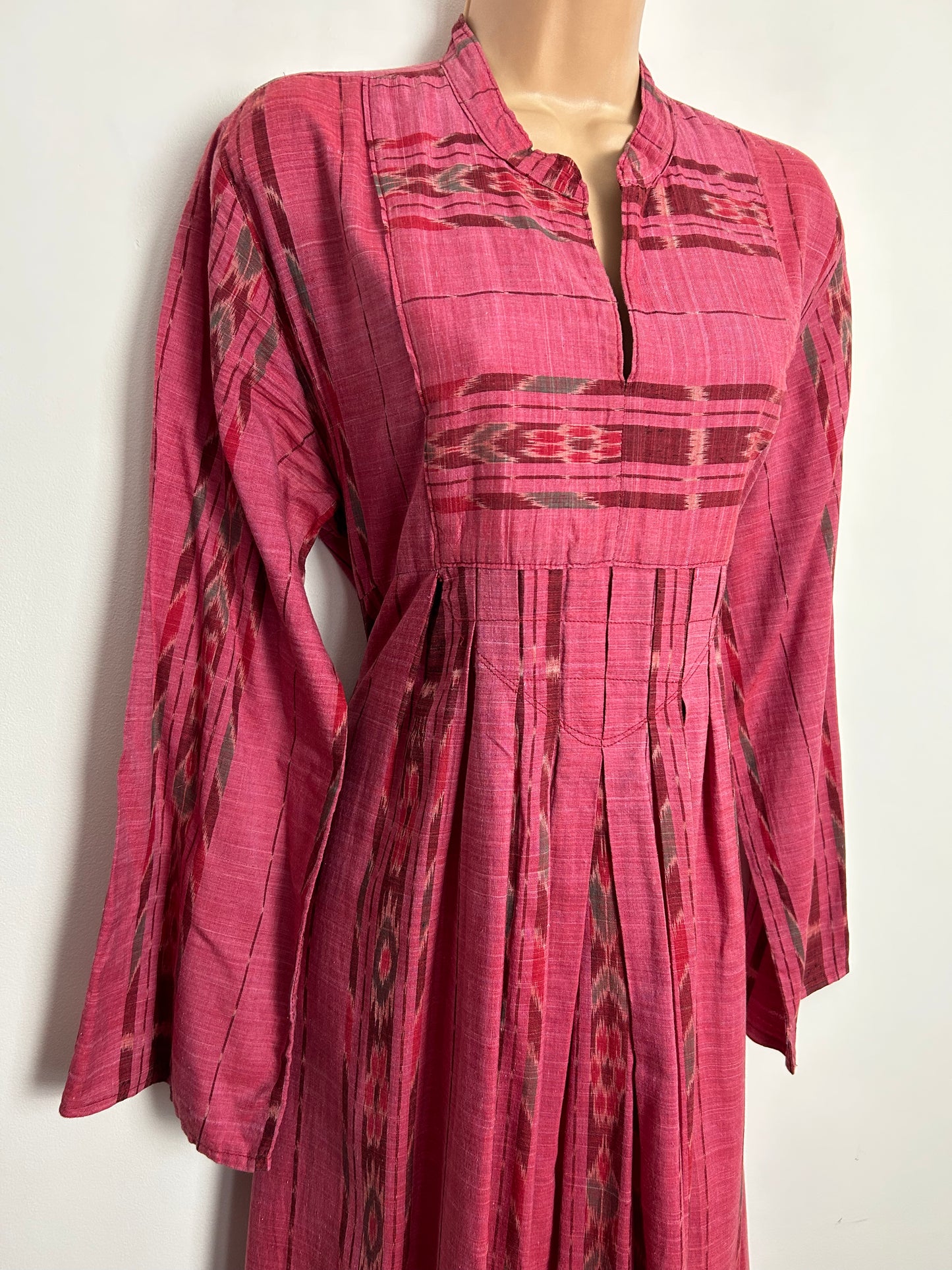 Vintage 1970s UK Size 8-10 Raspberry Pink Abstract Stripe Print Long Sleeve Pleated Tie Back Kaftan Style Cotton Maxi Dress