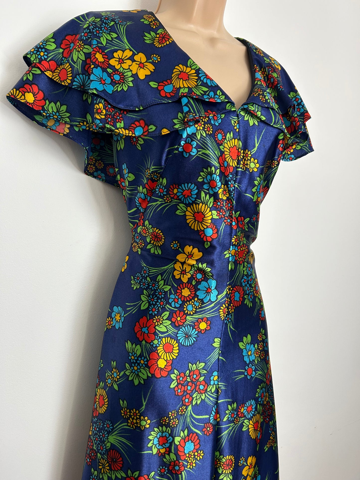 Vintage 1970s 8-10 Dark Blue Yellow Red & Green Floral Print Flutter Sleeve Boho Maxi Dress