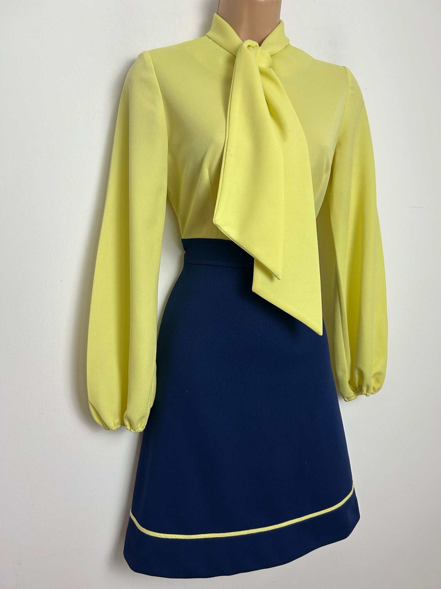 Vintage 1960s Size 8 Navy Blue & Yellow Scarf Neck Long Sleeve Mod Dress & Matching Jacket