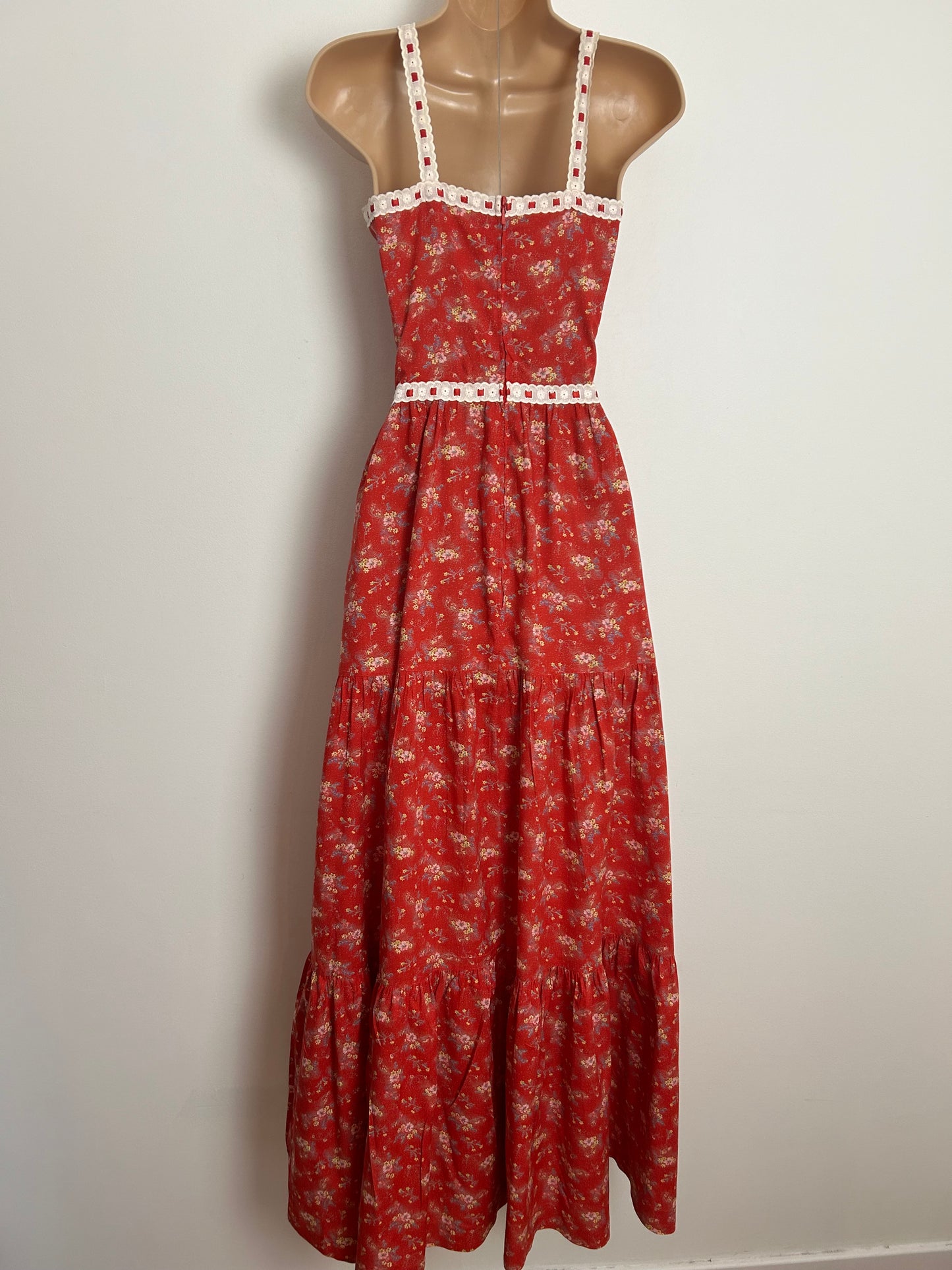 Vintage 1970s ABOUT NICK UK Size 4-6 Pretty Red Ditsy Floral Print Lace Trim 100% cotton Summer Prairie Maxi Dress
