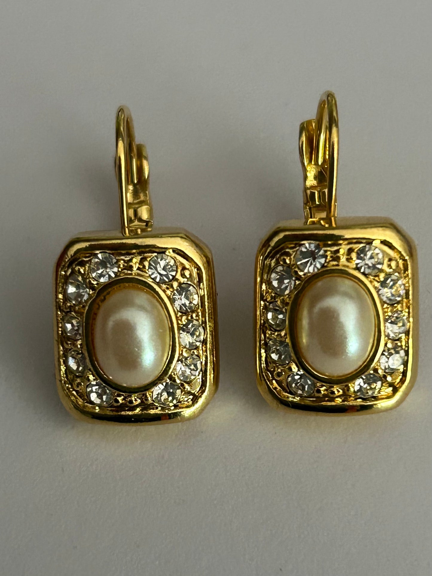 Vintage Beautiful Gold Tone Diamante & Faux Pearl Bead Pierced Earrings