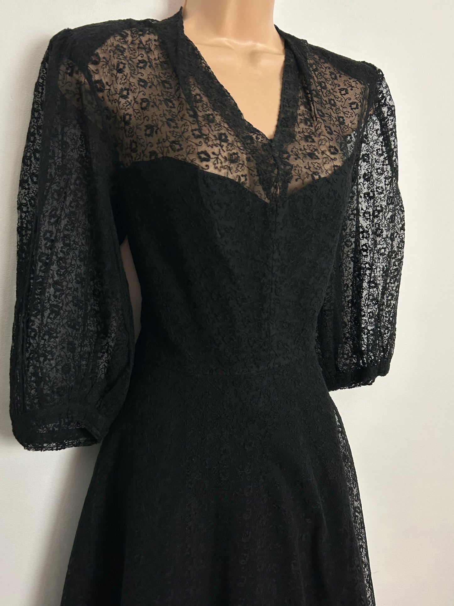 Vintage Late 1940s HEIRESS UK Size 10 Beautiful Black Lace Long Sleeve Illusion Neck Occasion Party Evening Dress