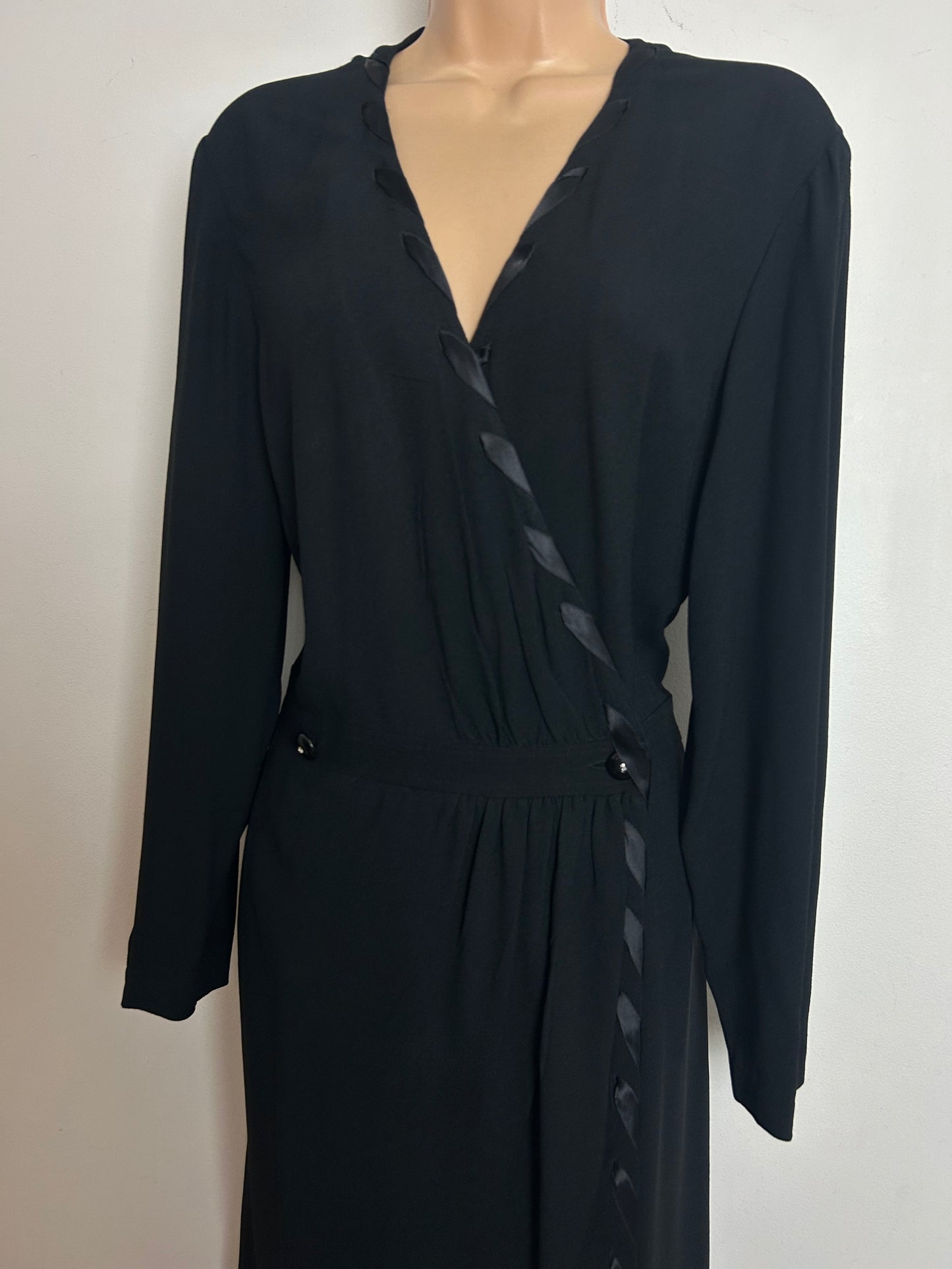 Vintage 1980s VALENTINO MISS V Size 12 Black 1940s STYLE Ribbon Trim Wrap Dress