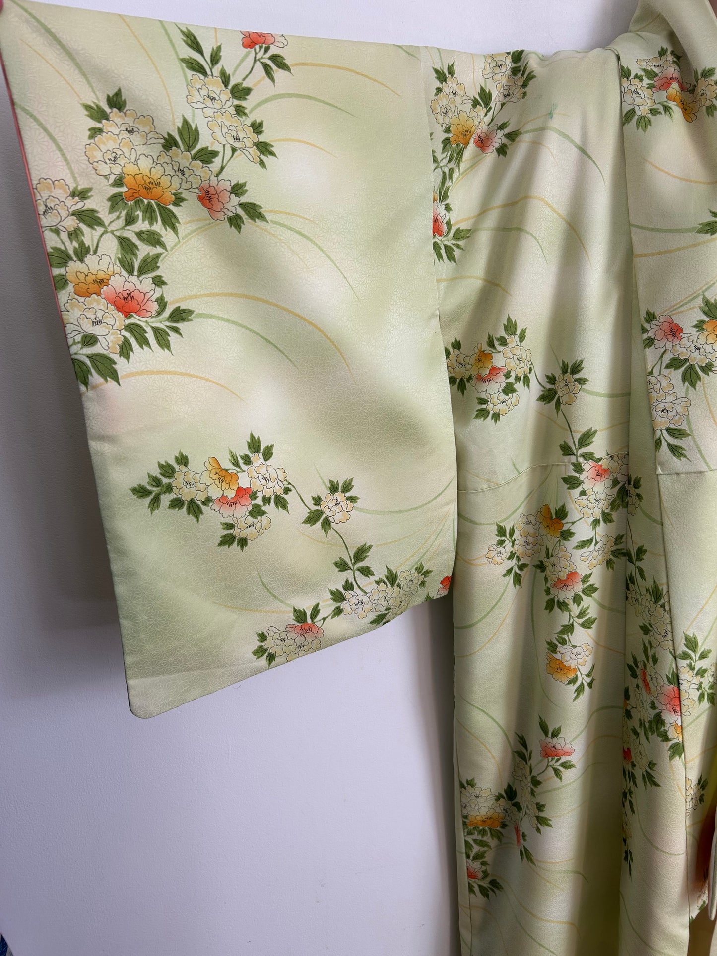 Vintage Traditional Authentic Up To Size 16 Beautiful Pale Green & Orange Floral Print Japanese Kimono