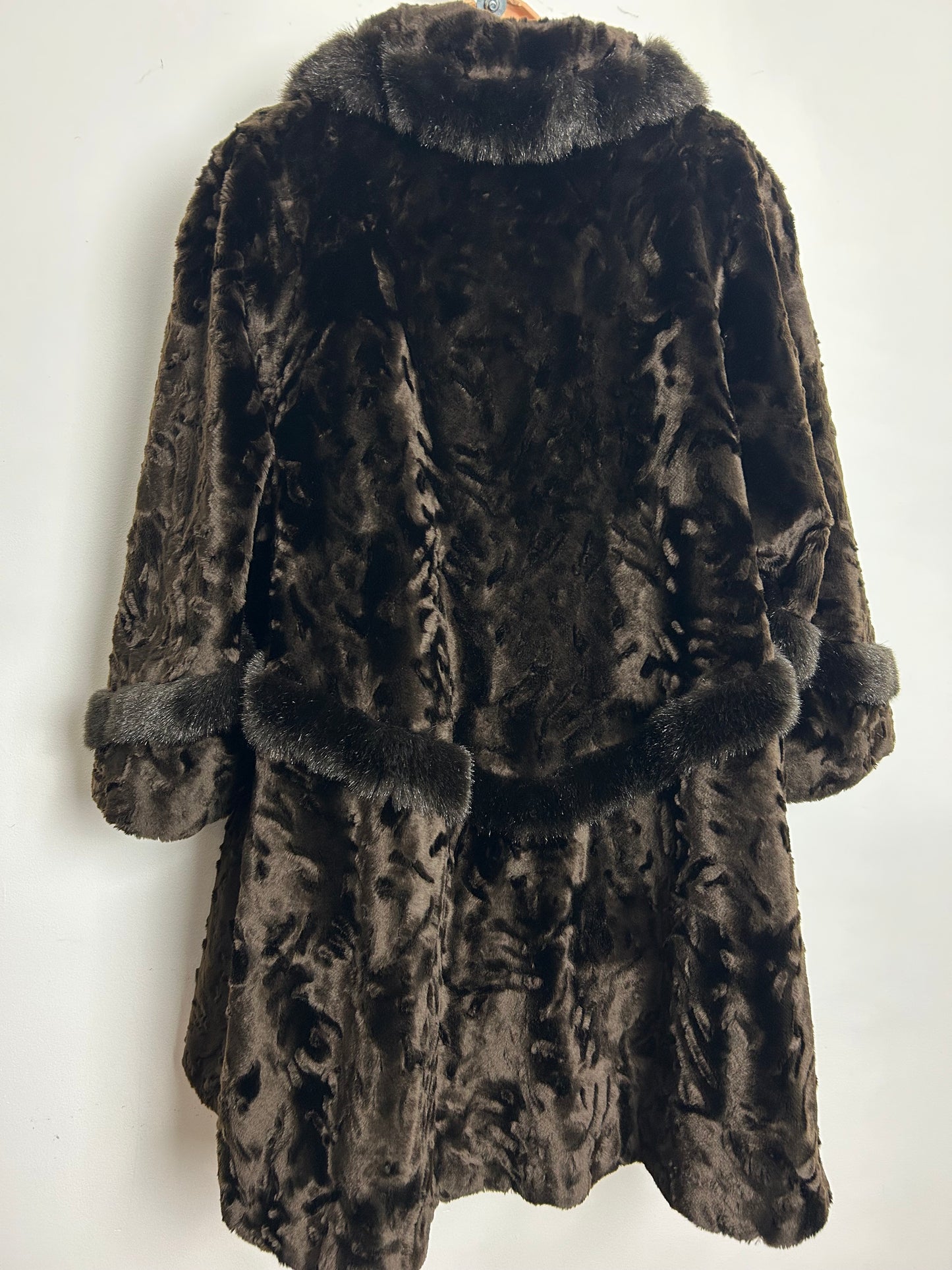 Vintage 1980s IL PAVONE Up To Size 16 Brown Faux Fur 3/4 Length Sleeve Swing Coat