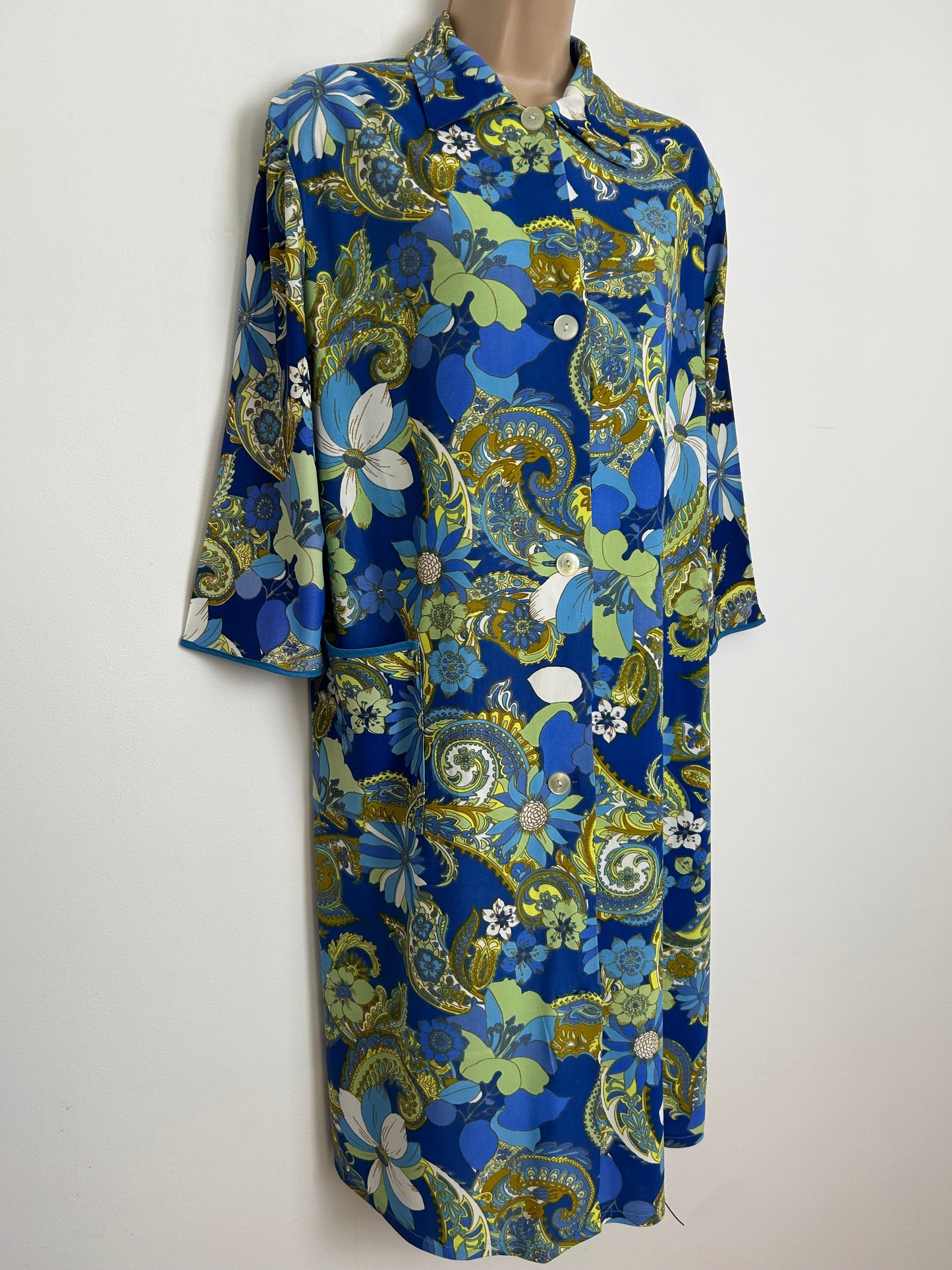 Vintage 1960s Up To Size 16 Blue & Green Floral Paisley Print Pocket Detail Mid Length House Coat