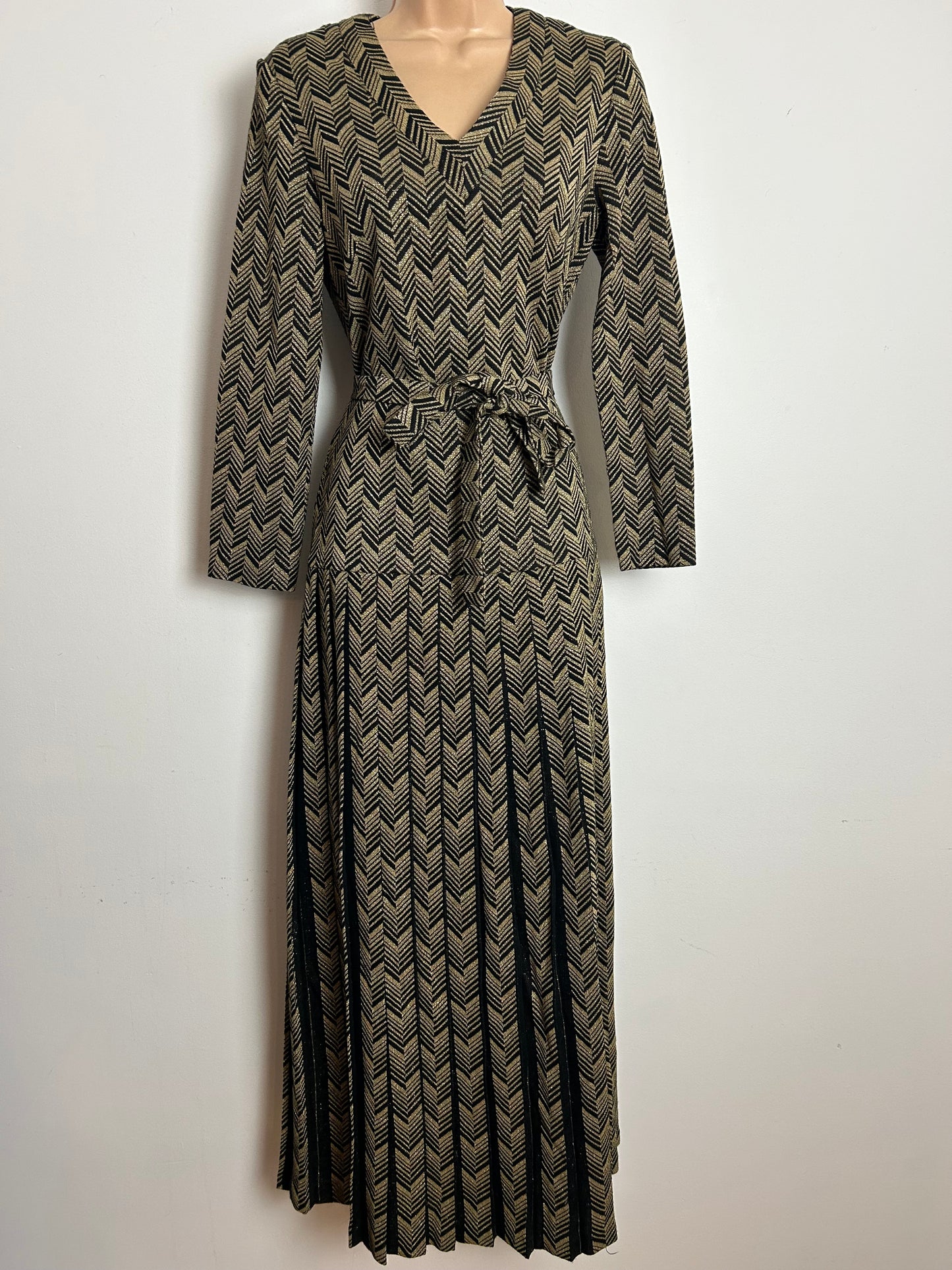 Vintage 1970s EASTEX Size 10 Black & Gold Chevron Stripe Belted Pleated Occasion Evening Maxi Dress