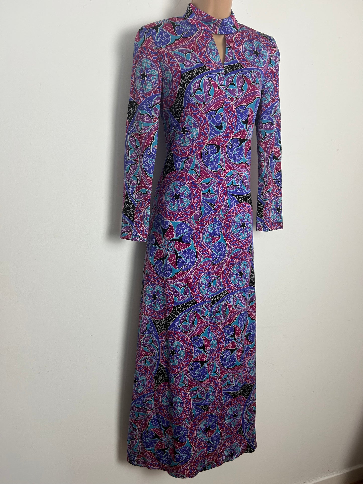 Vintage 1970s Size 6-8 Pink Purple & Turquoise Psychedelic Abstract Keyhole Maxi Dress