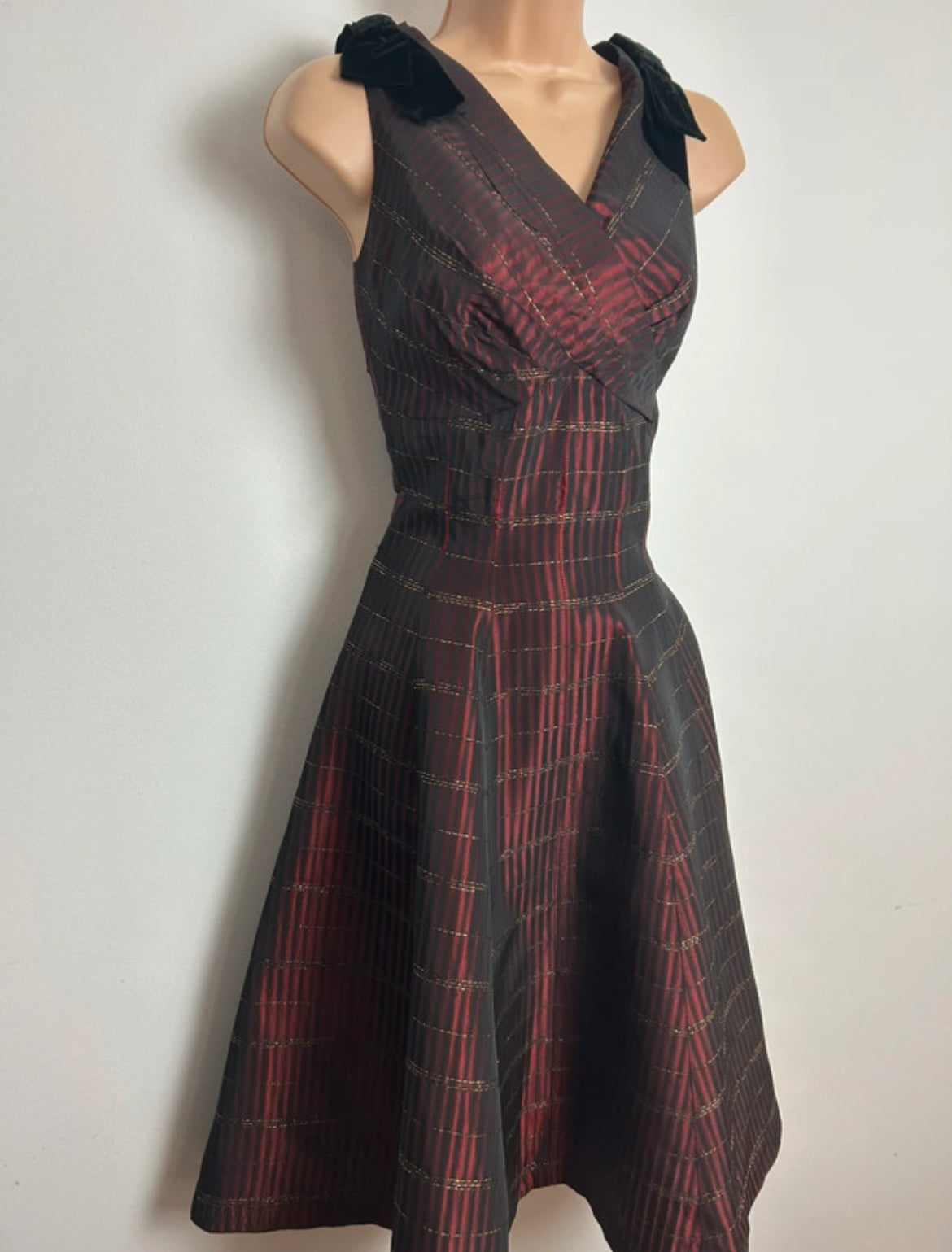 Vintage Late 1950s Size 8 Maroon & Metallic Pinstripe Bow Detail Party Prom Xmas Day Dress