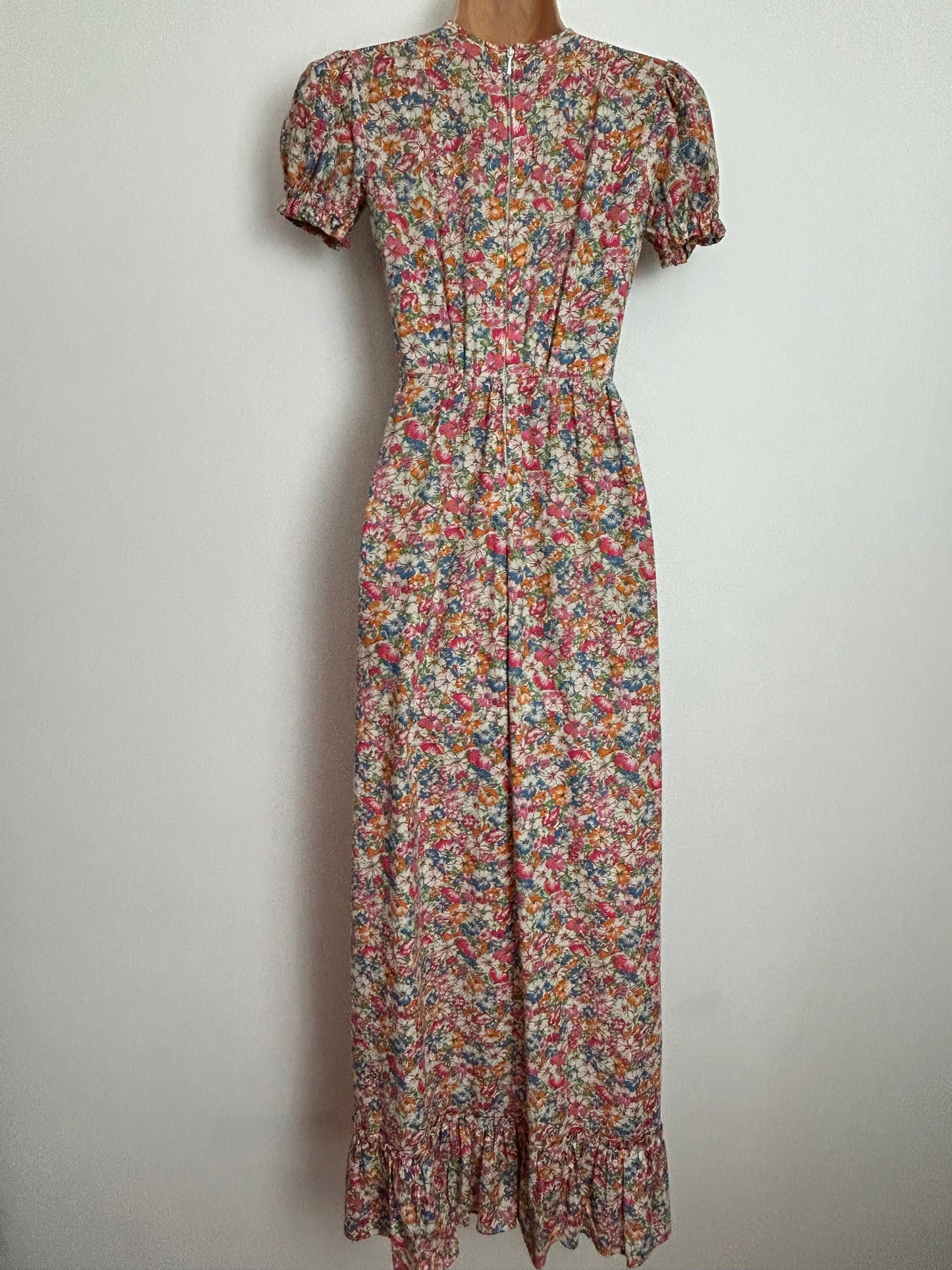 Vintage 1970s UK Size 6-8 White Orange Pink & Blue Ditsy Floral Print Short Sleeve Cotton Prairie Boho Maxi Dress