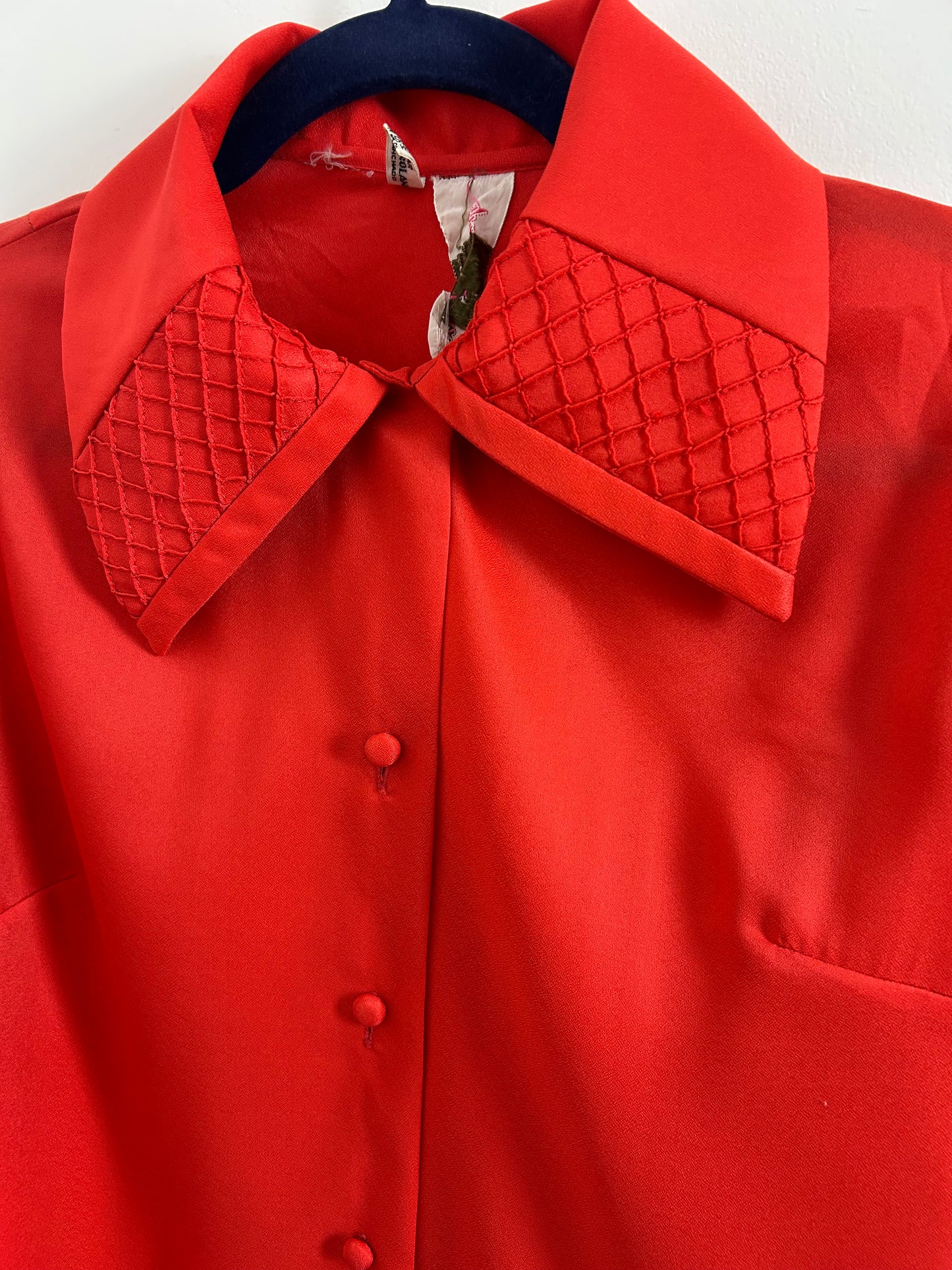 Vintage 1970s ROSAMUNDA Mexican Size 12 Red Diamond Pintuck Pleated Detail Long Sleeve Shirt