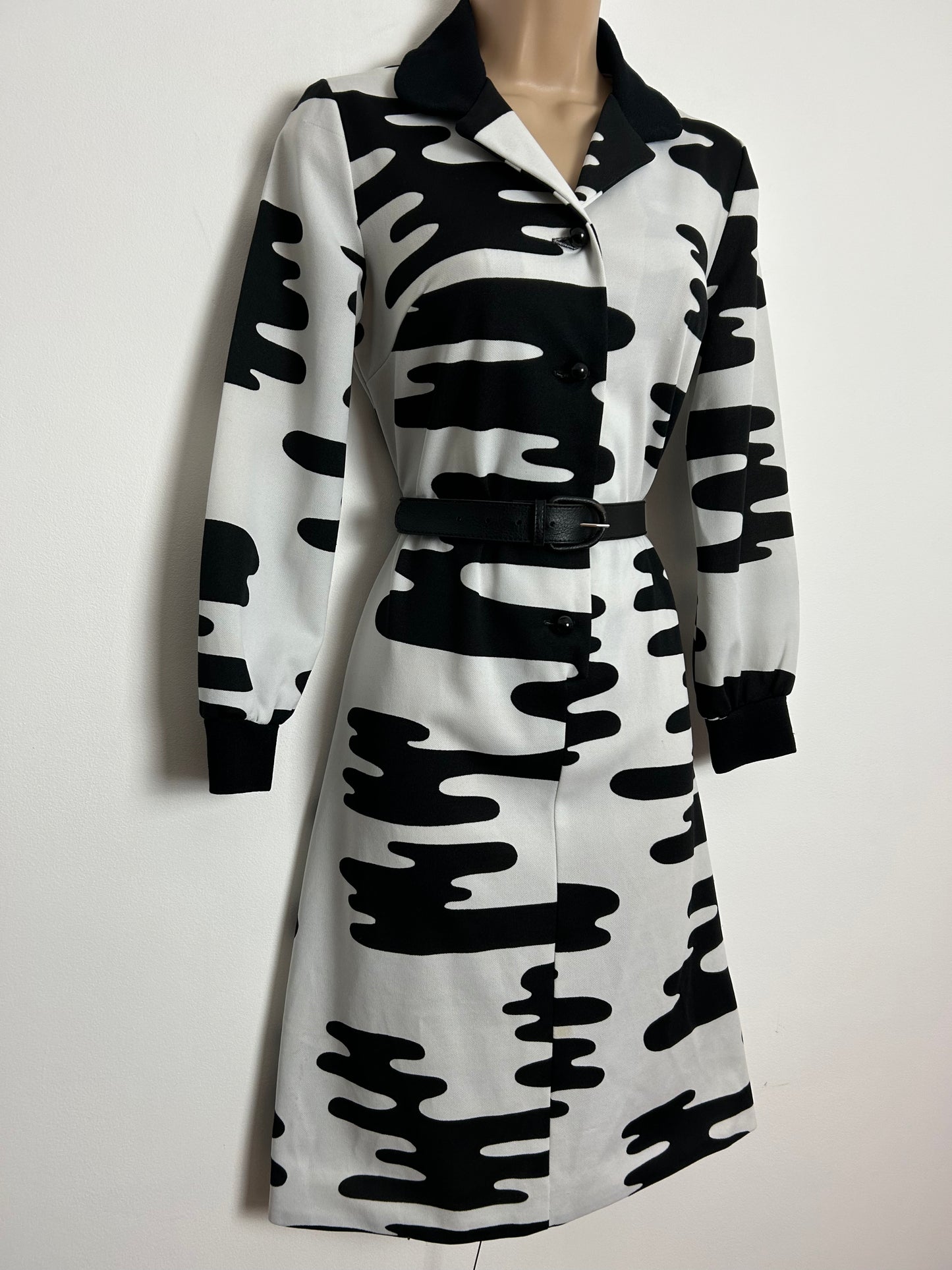 Vintage 1970s BLEEKER STREET UK Size 10 Black & White Abstract Print Long Sleeve Belted Dress