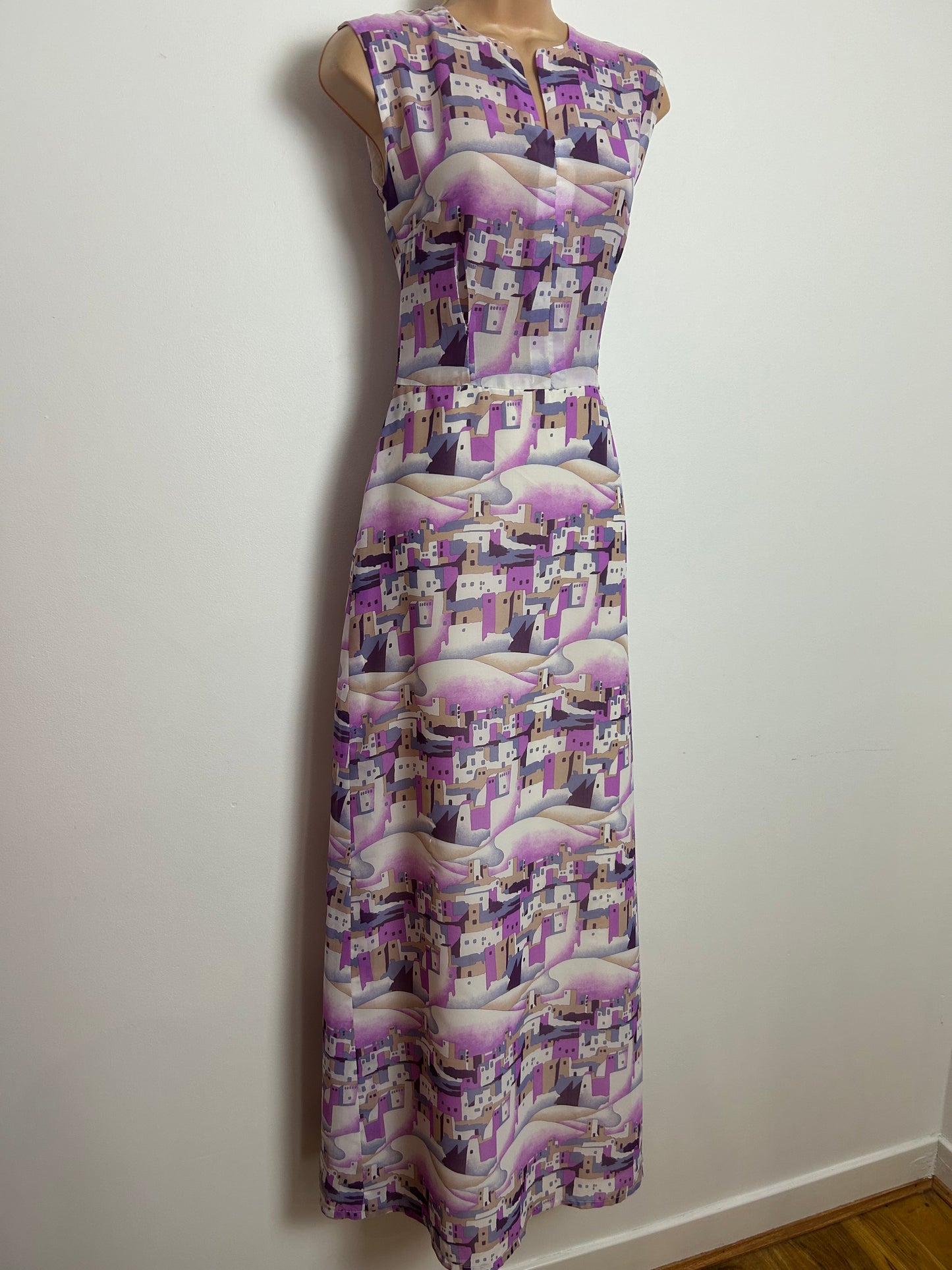 Vintage 1970s Size 8 White Pink & Violet Stylised Green Village Print Chiffon Maxi Dress