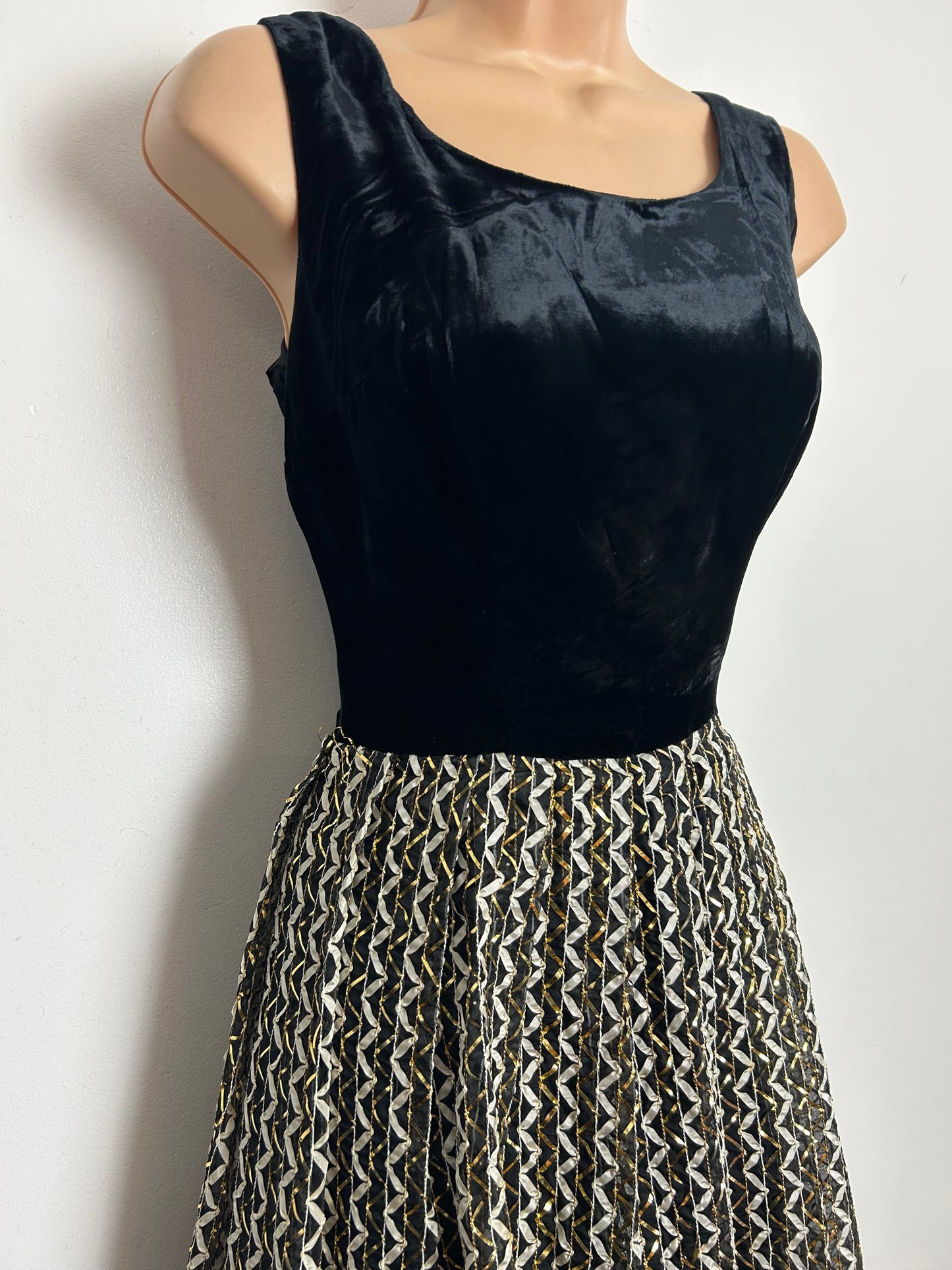 Vintage 1980s Size 6 Black Gold & White Velvet Chiffon & Ribbon Party Prom Dress