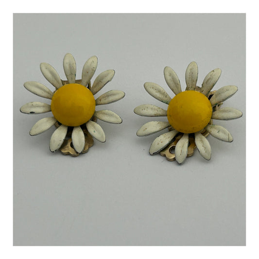 Vintage 1960s Cute Gold Tone White & Yellow Enamel Clip On Daisy Earrings