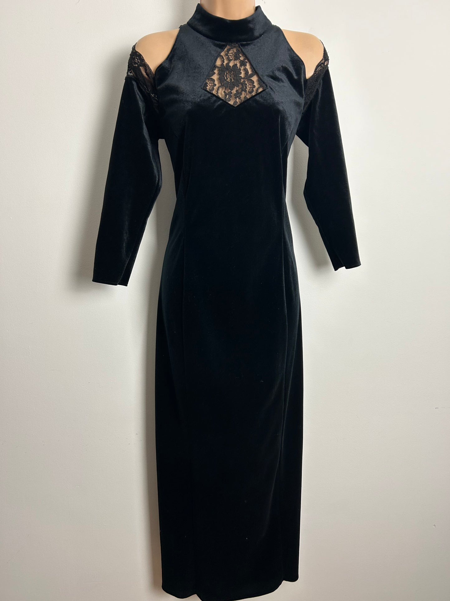 Vintage 1990s LEKRESS Size 12 Black Velour Lace Detail Cold Shoulder Fitted Occasion Evening Maxi Dress