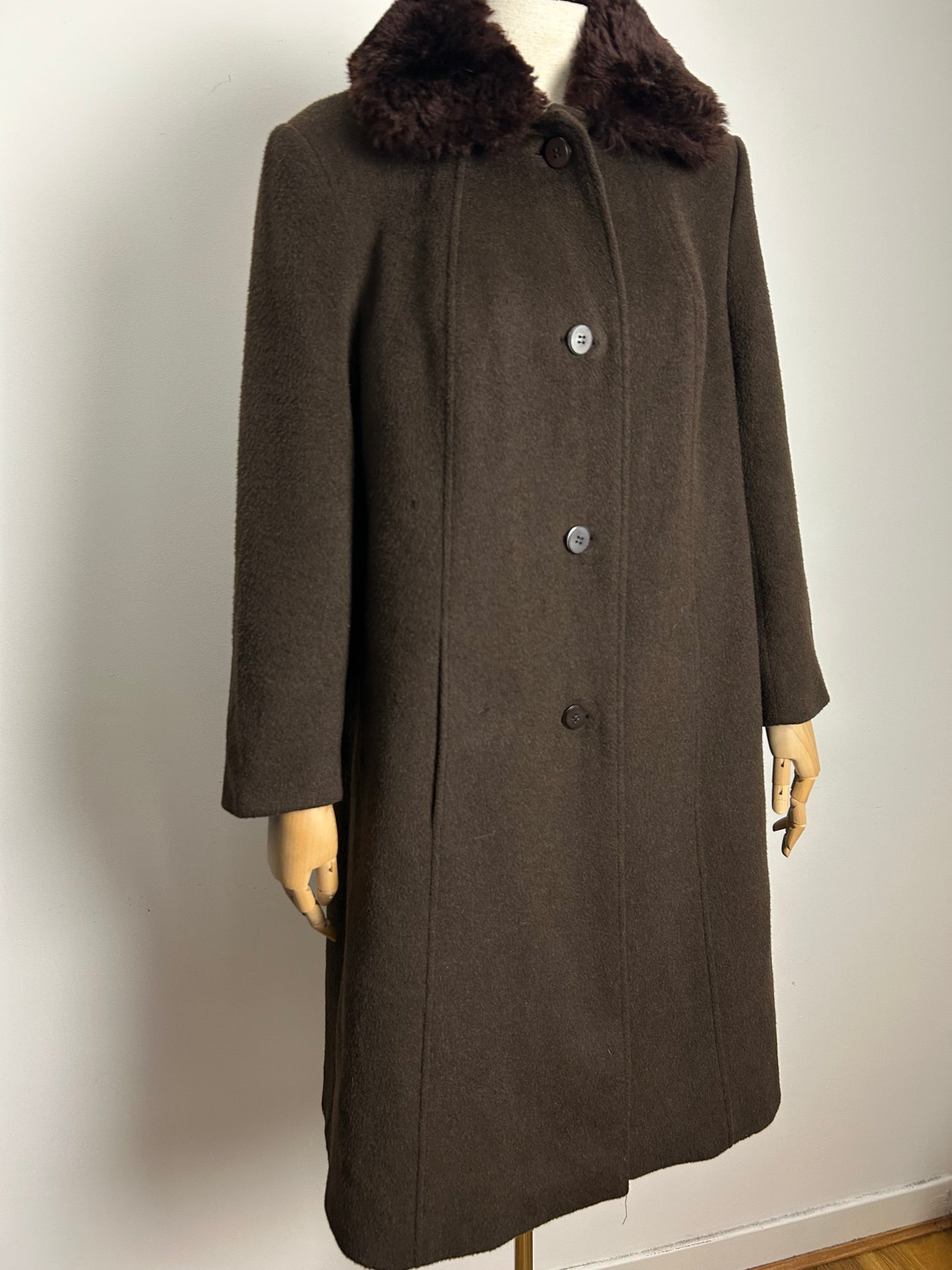 Vintage 1970s VARTEKS Size 12 Dark Brown Wool Mix Faux Fur Collar Winter Coat