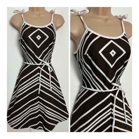Vintage 1970s JERELL OF TEXAS Size 6 Cute Brown & White Chevron Stripe Tie Strap Belted Sundress