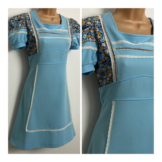 Vintage 1960s Size 8-10 Pale Blue Lace Trim Floral Print Short Sleeve Mod Dolly Mini Dress