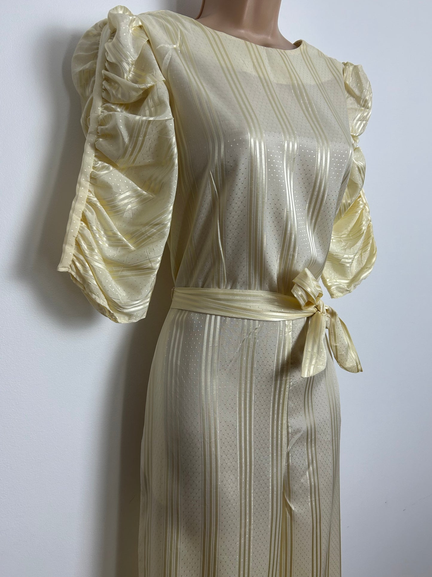 Vintage 1980s Size 8-10 Cream Stripe & Spot Pattern Belted Ruched Sleeve Jumpsuit