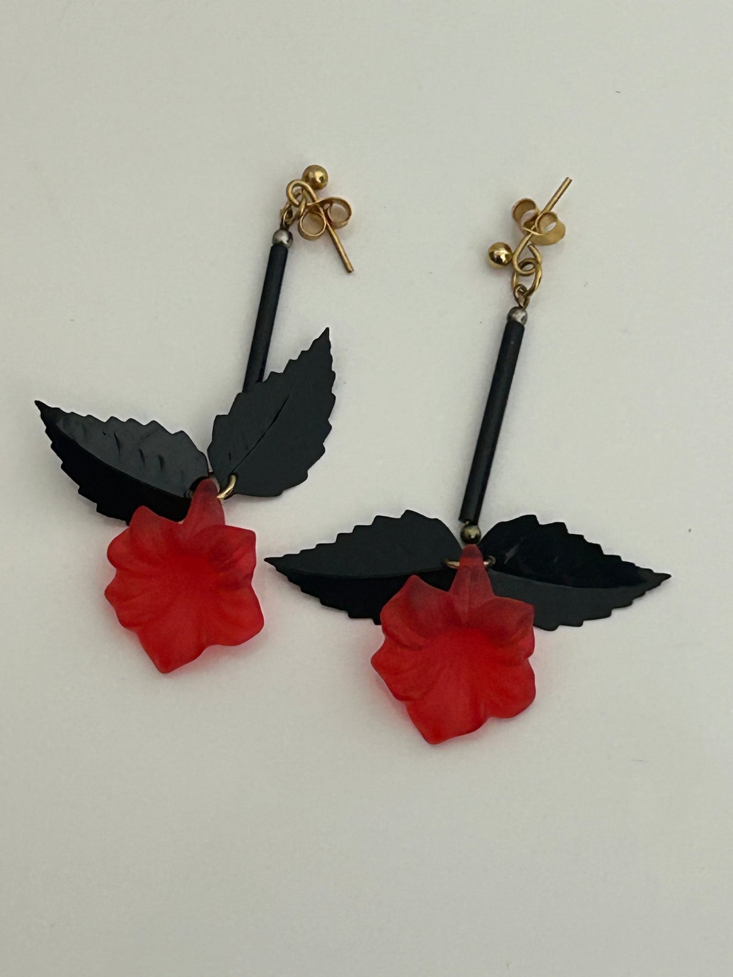 Vintage Black & Red Flower & Leaf Long Barrel Bead Drop Earrings