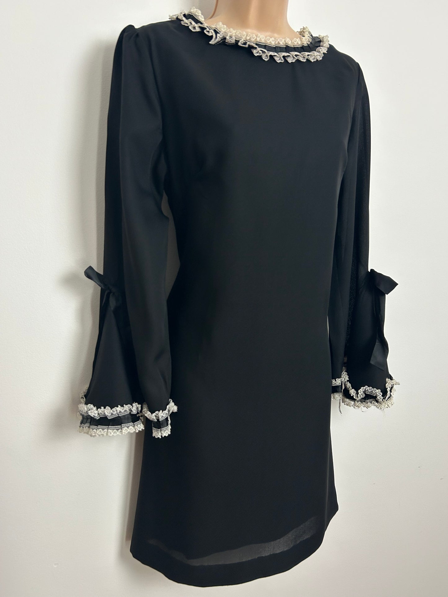 Vintage 1960s Size 10-12 Black Ruffle & White Lace Trim Flared Cuff Mini Mod Shift Dress