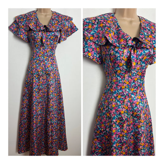 Vintage 1970s Size 6 Pink Blue Purple & Orange Floral & Berry Print Shawl Collar Boho Maxi Dress