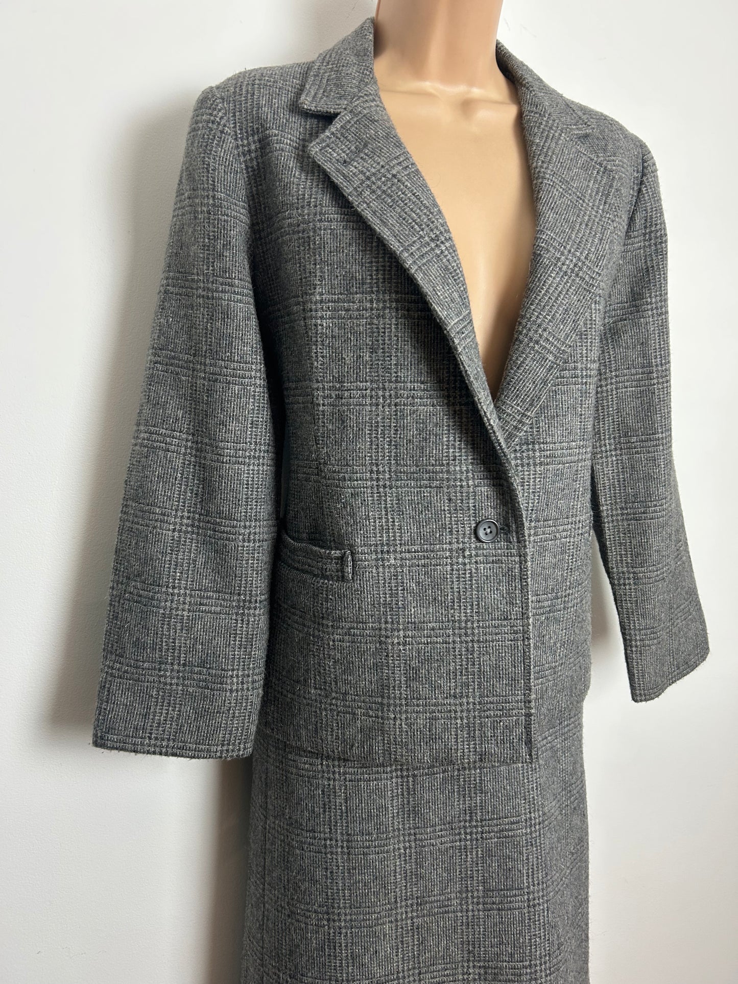 Vintage 1970s POLLY PECK BY SYBIL ZELKER Size 8 Grey Check Wool Mix 2 Piece Skirt Suit