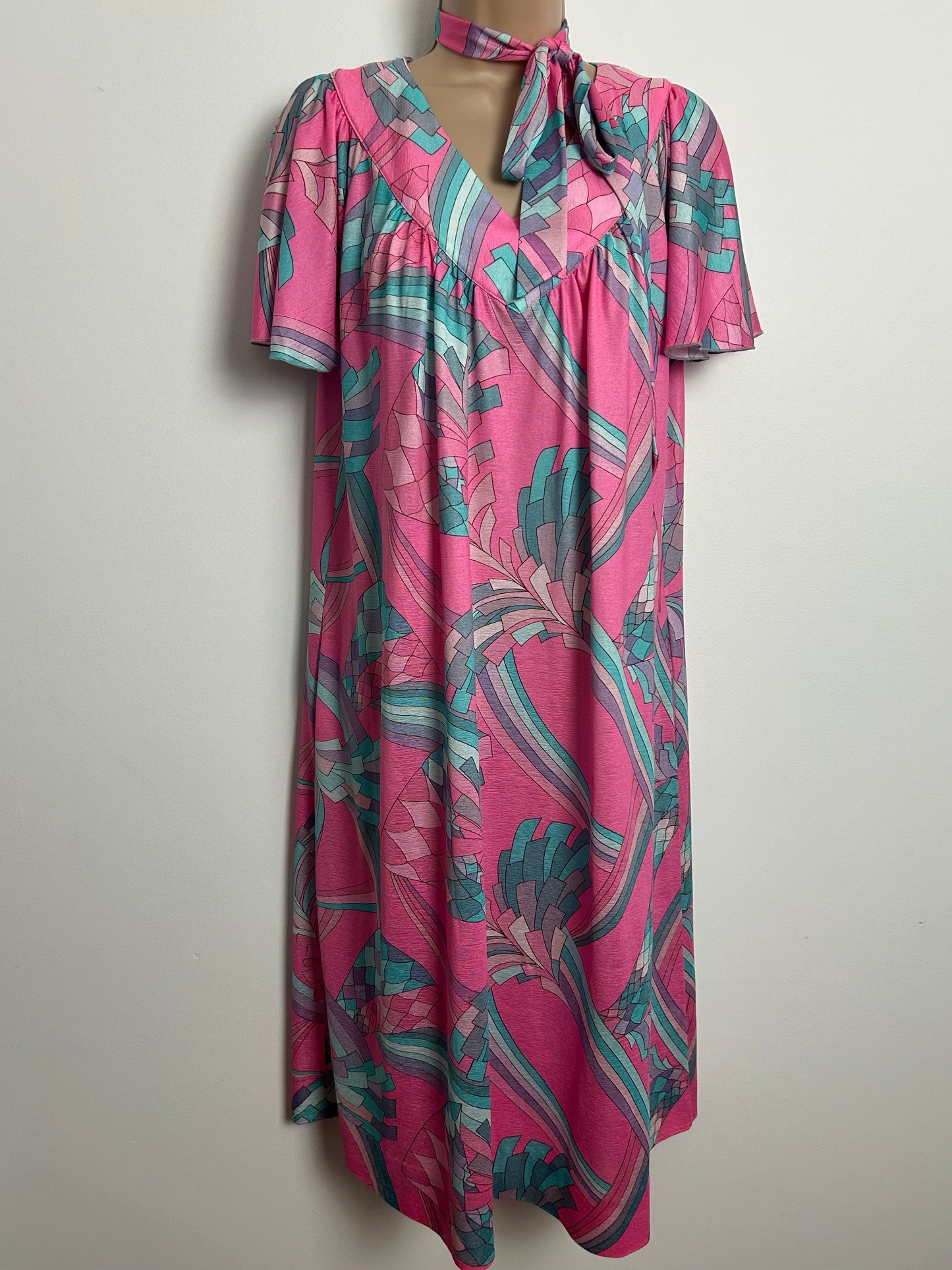 Vintage Late 1970s Made In Italy Size 12-14 Pink Mint & Lilac Abstract Geo Print Belted Dress