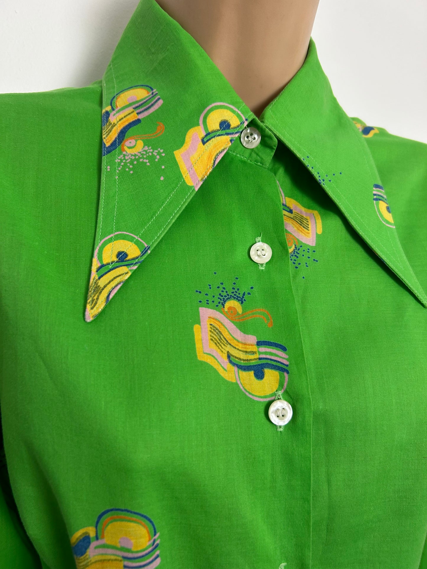 Vintage 1970s Size 12 Green Yellow Blue & Pink Abstract Print Dagger Collar Long Sleeve Cotton Mix Shirt