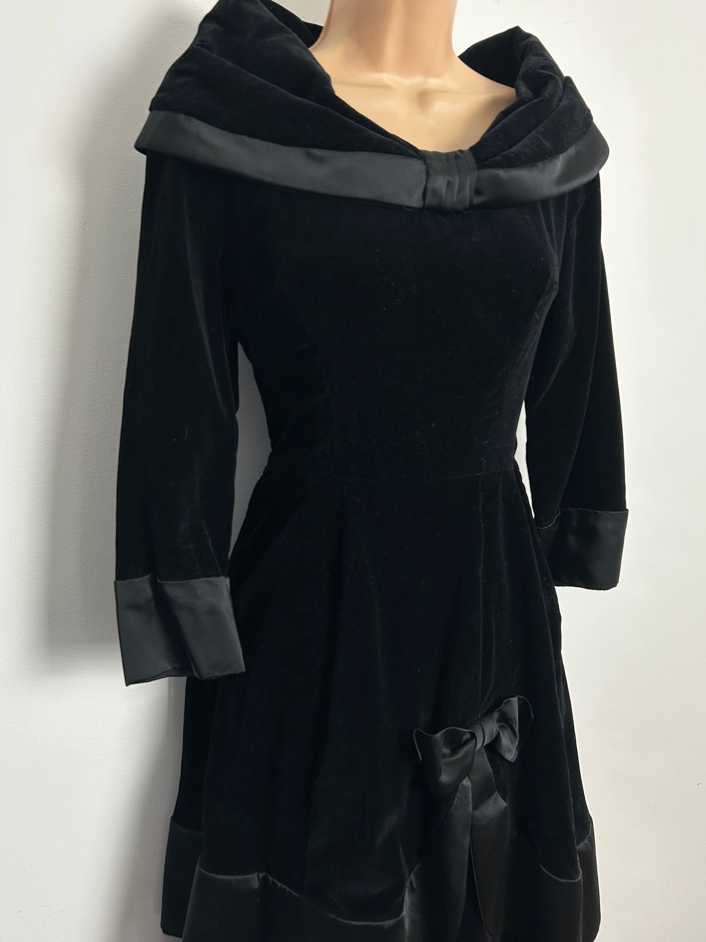 Vintage 1960s Size 8 Black Velvet Bardot Collar Bow Detail Evening Occasion Dress