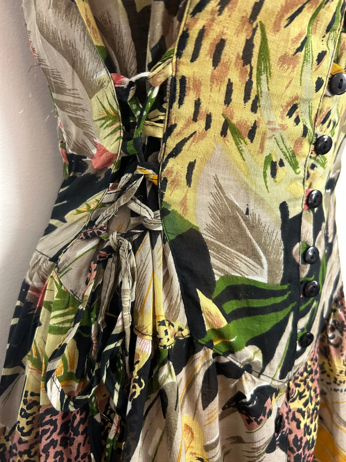 Vintage 1980s Size 12 Beige Brown & Green Leopard Animal Jungle Print Cotton Mix Midi Dress