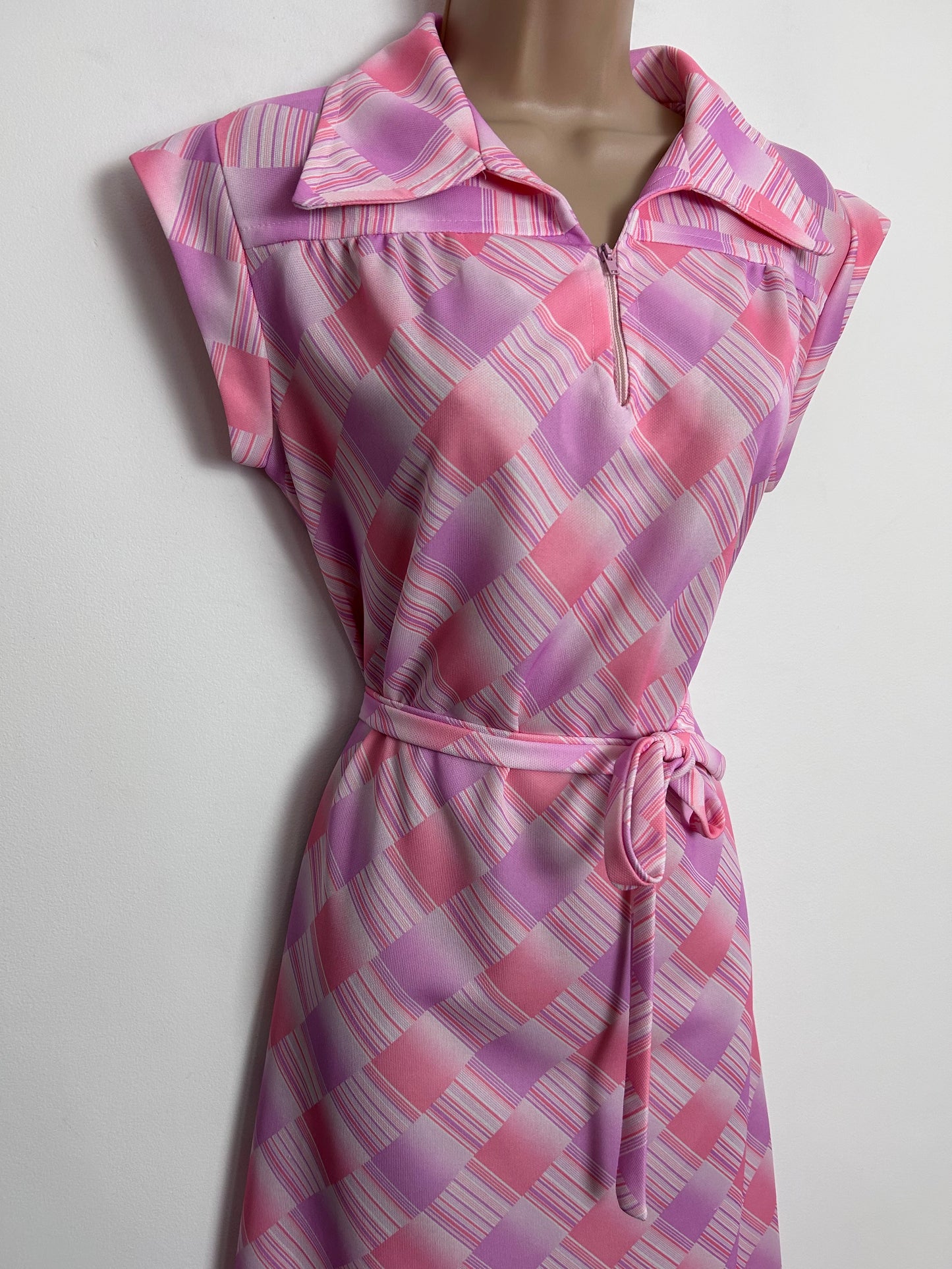 Vintage 1970s DEBENHAMS UK Size 14 Pink Tones Diamond & Stripe Print Belted Day Dress